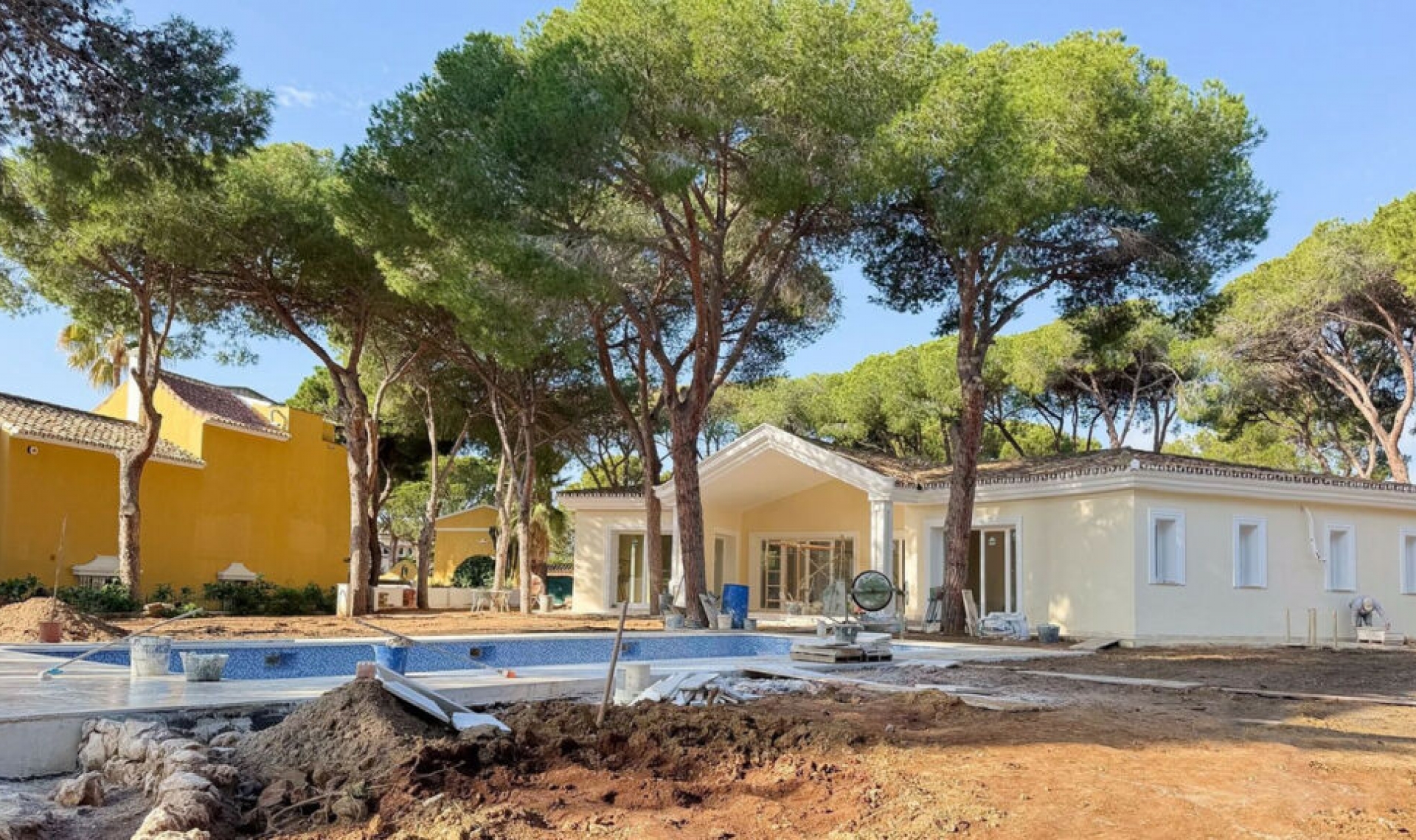 Resale - House -
Las Chapas