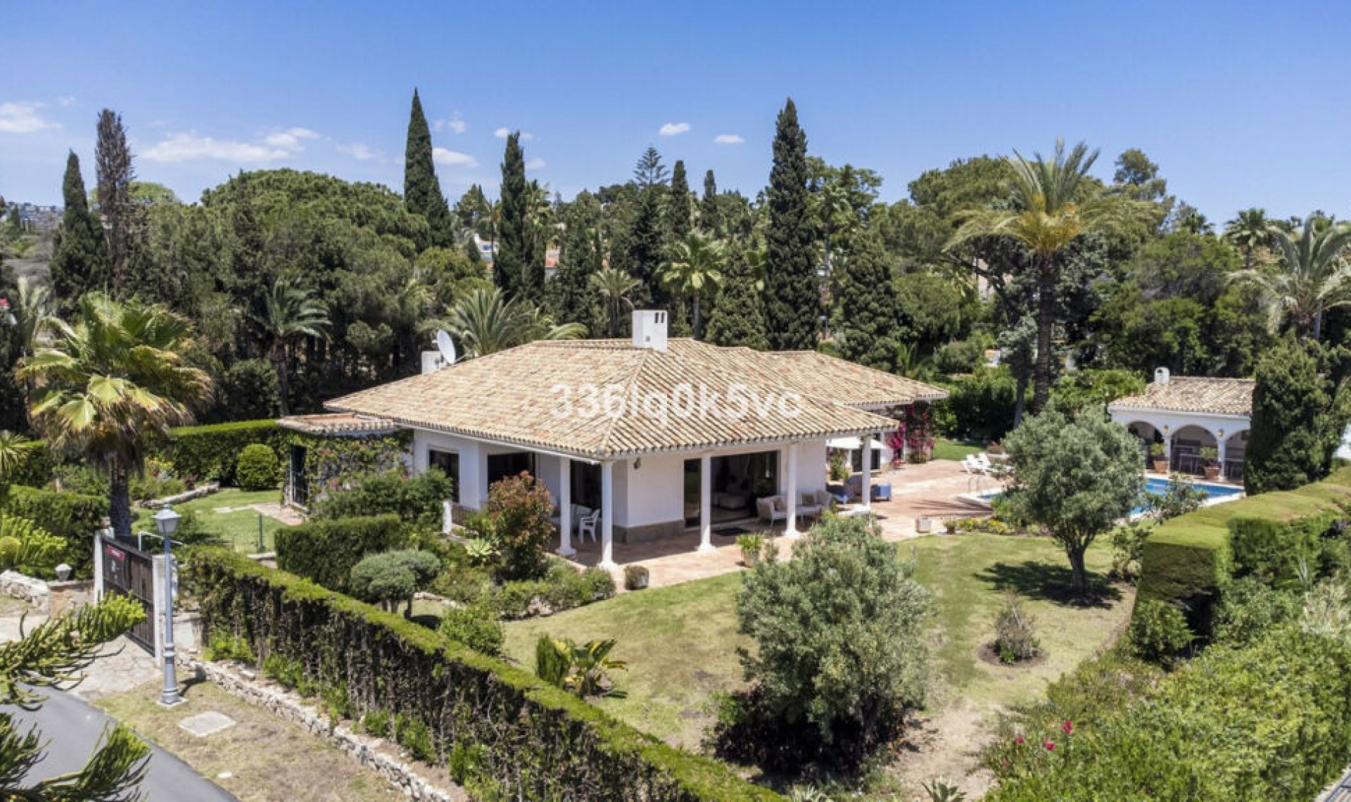 Resale - House -
Las Chapas