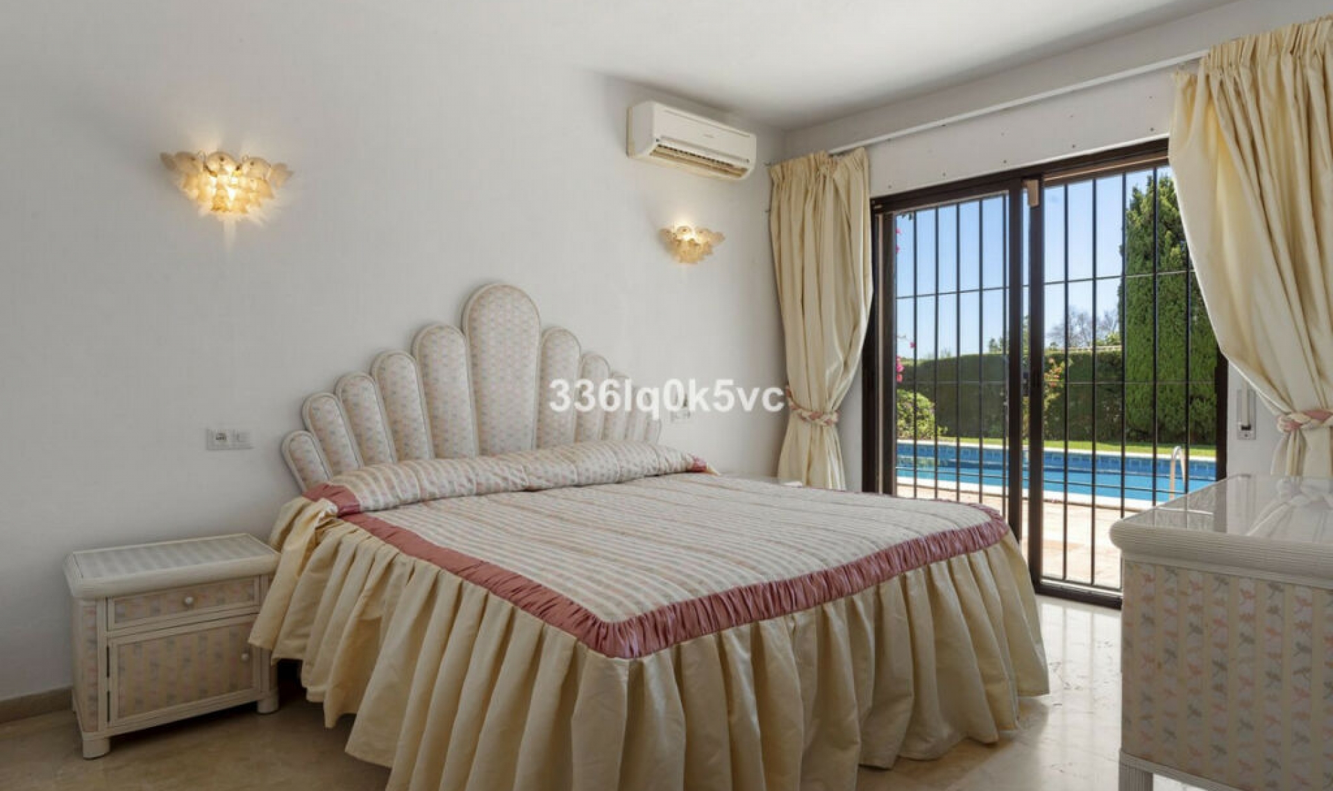 Resale - House -
Las Chapas