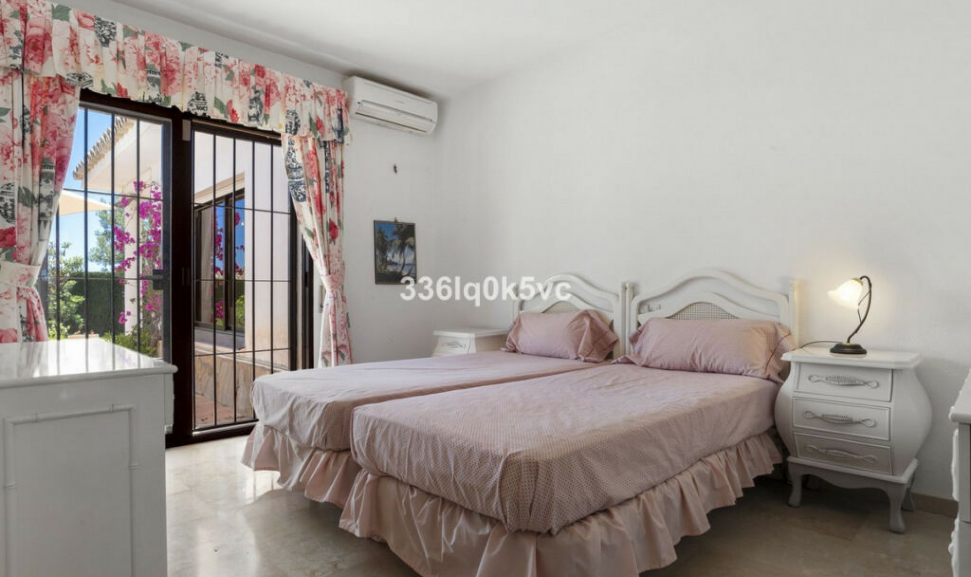 Resale - House -
Las Chapas