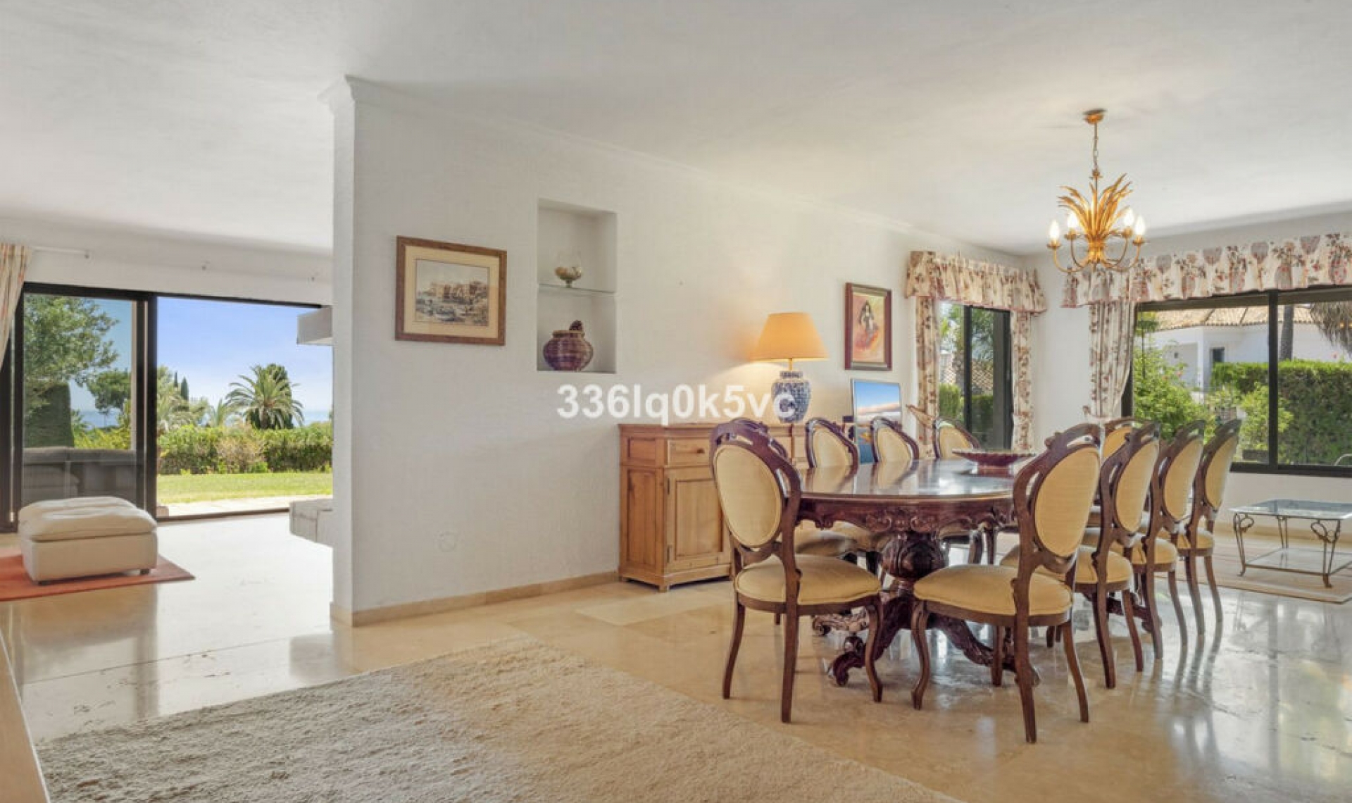 Resale - House -
Las Chapas