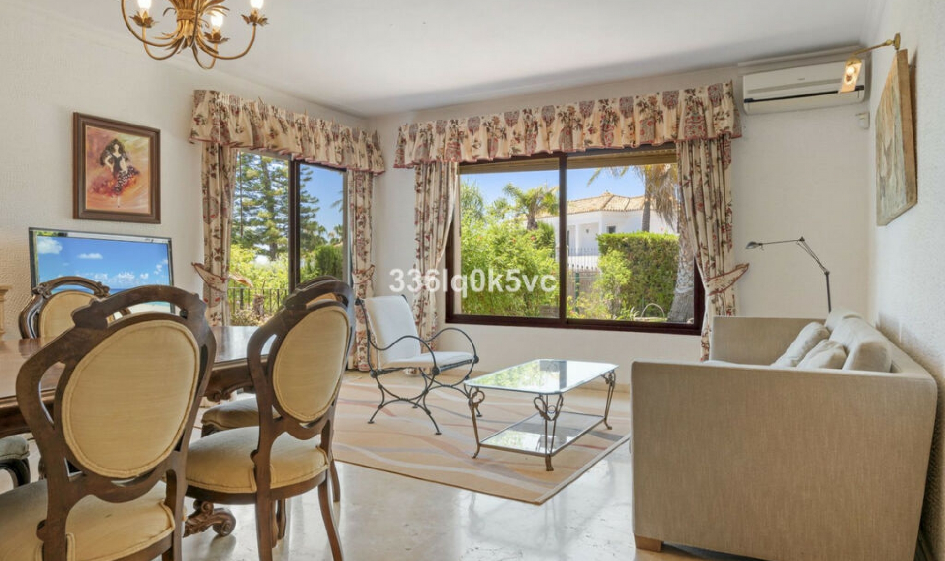 Resale - House -
Las Chapas