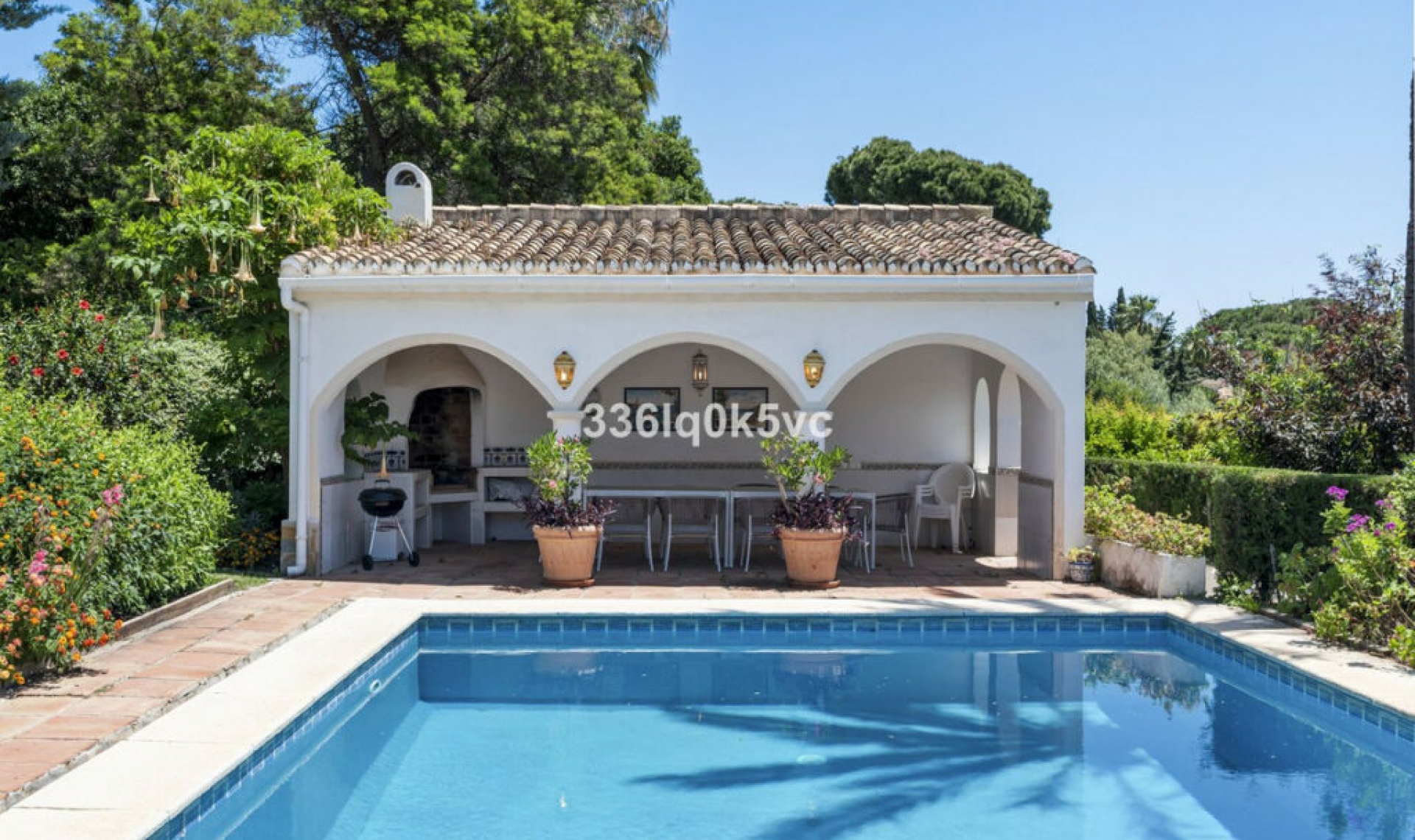 Resale - House -
Las Chapas