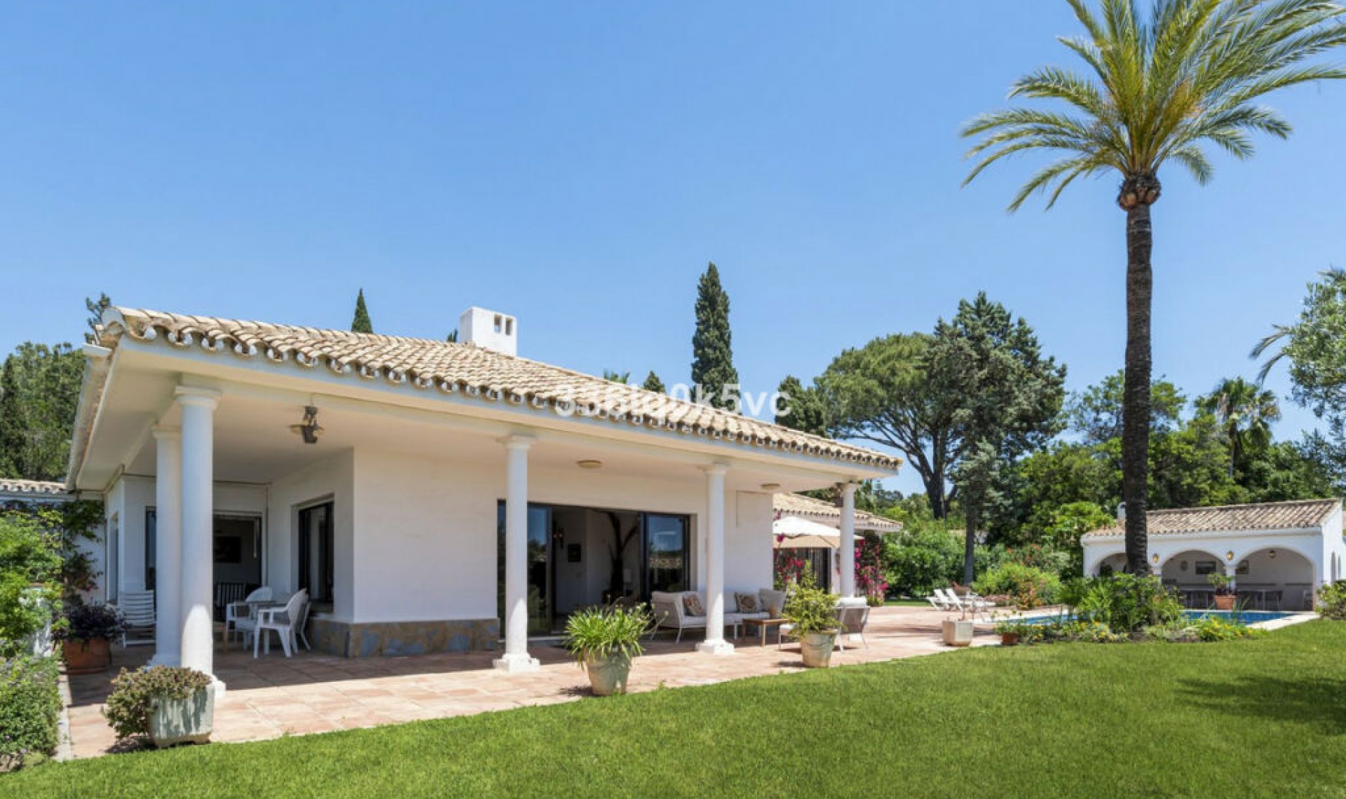 Resale - House -
Las Chapas