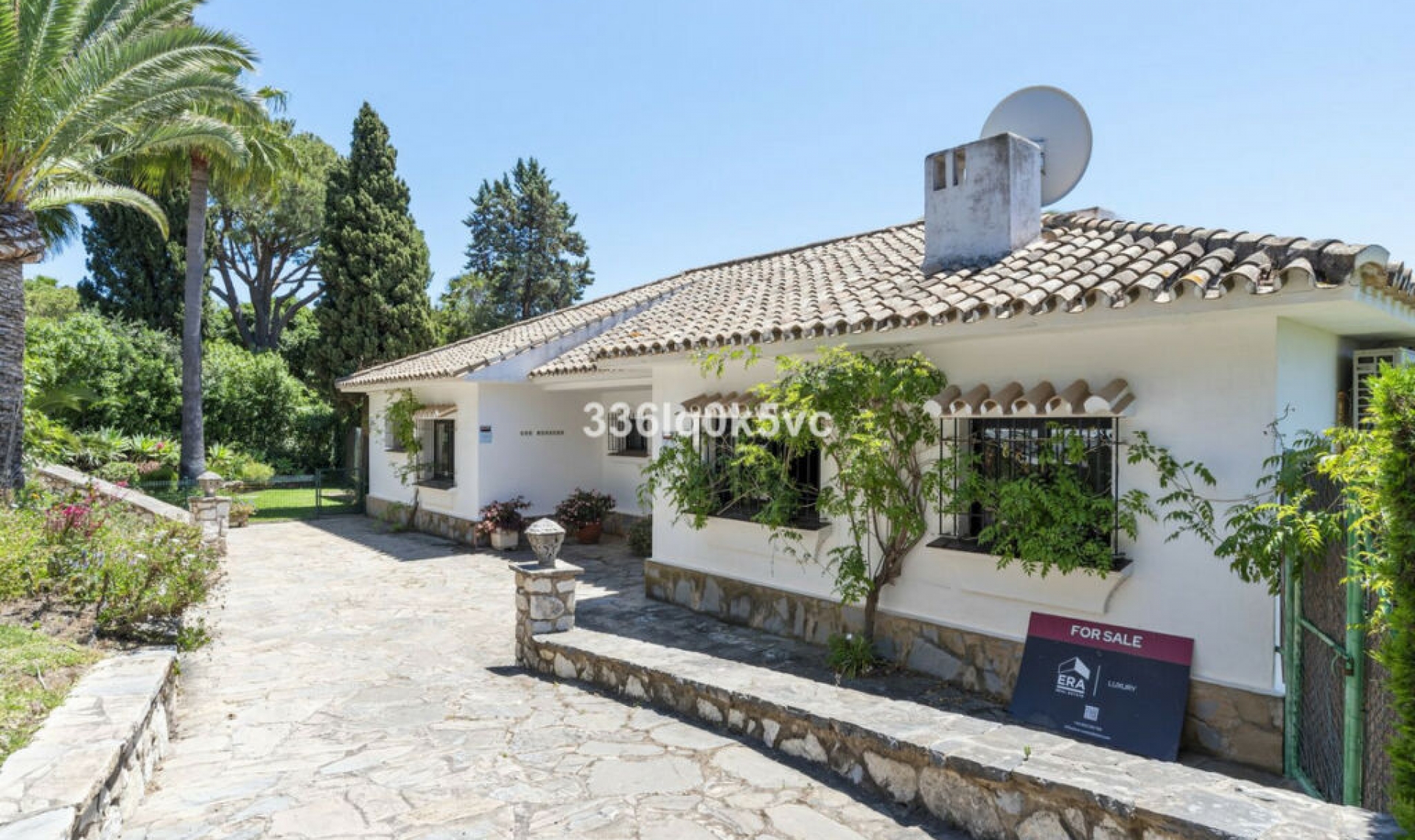 Resale - House -
Las Chapas