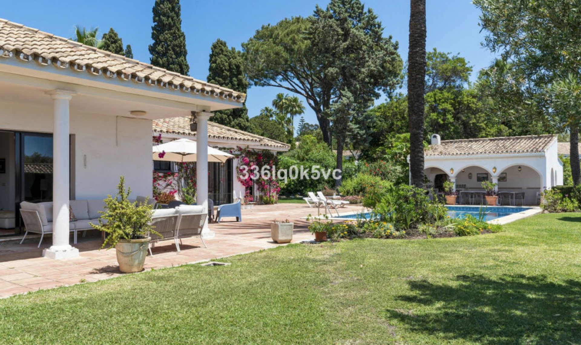 Resale - House -
Las Chapas