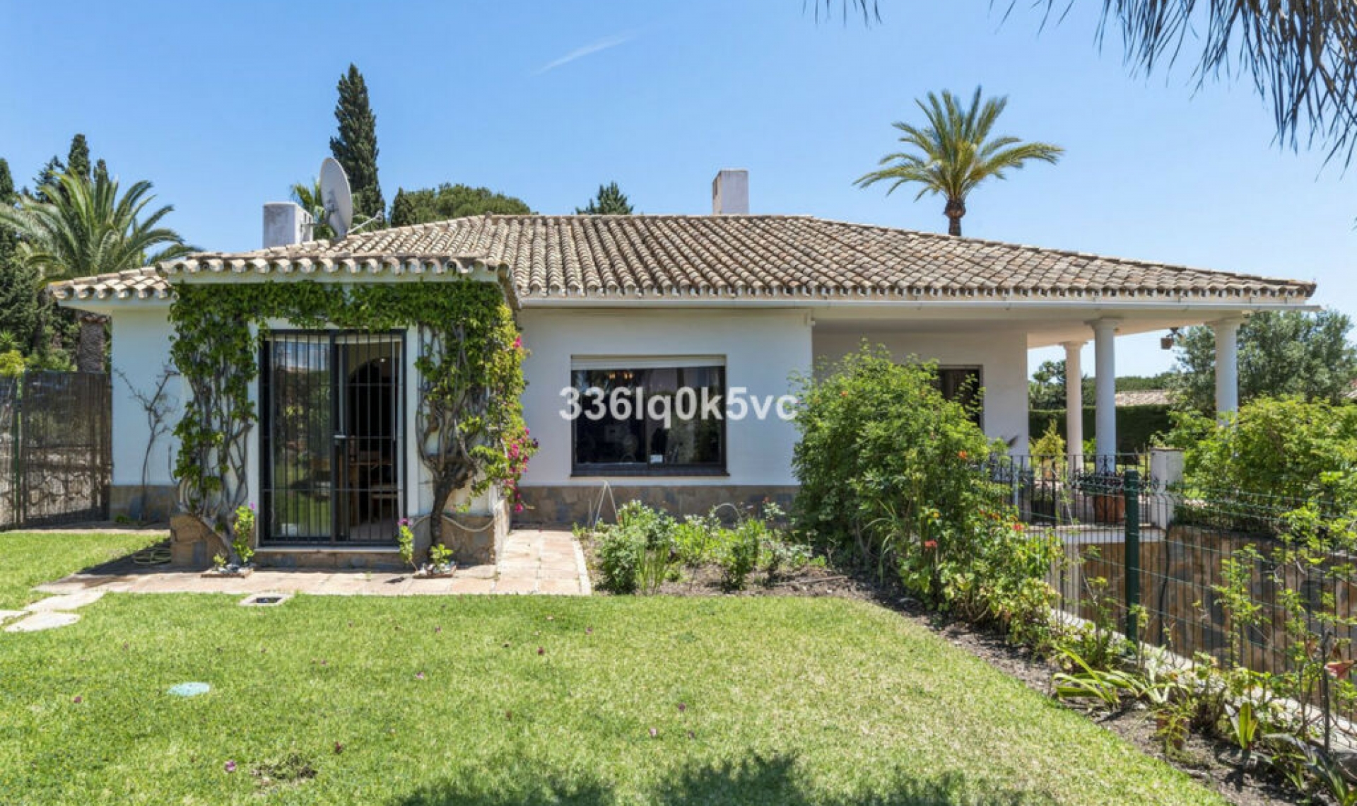 Resale - House -
Las Chapas