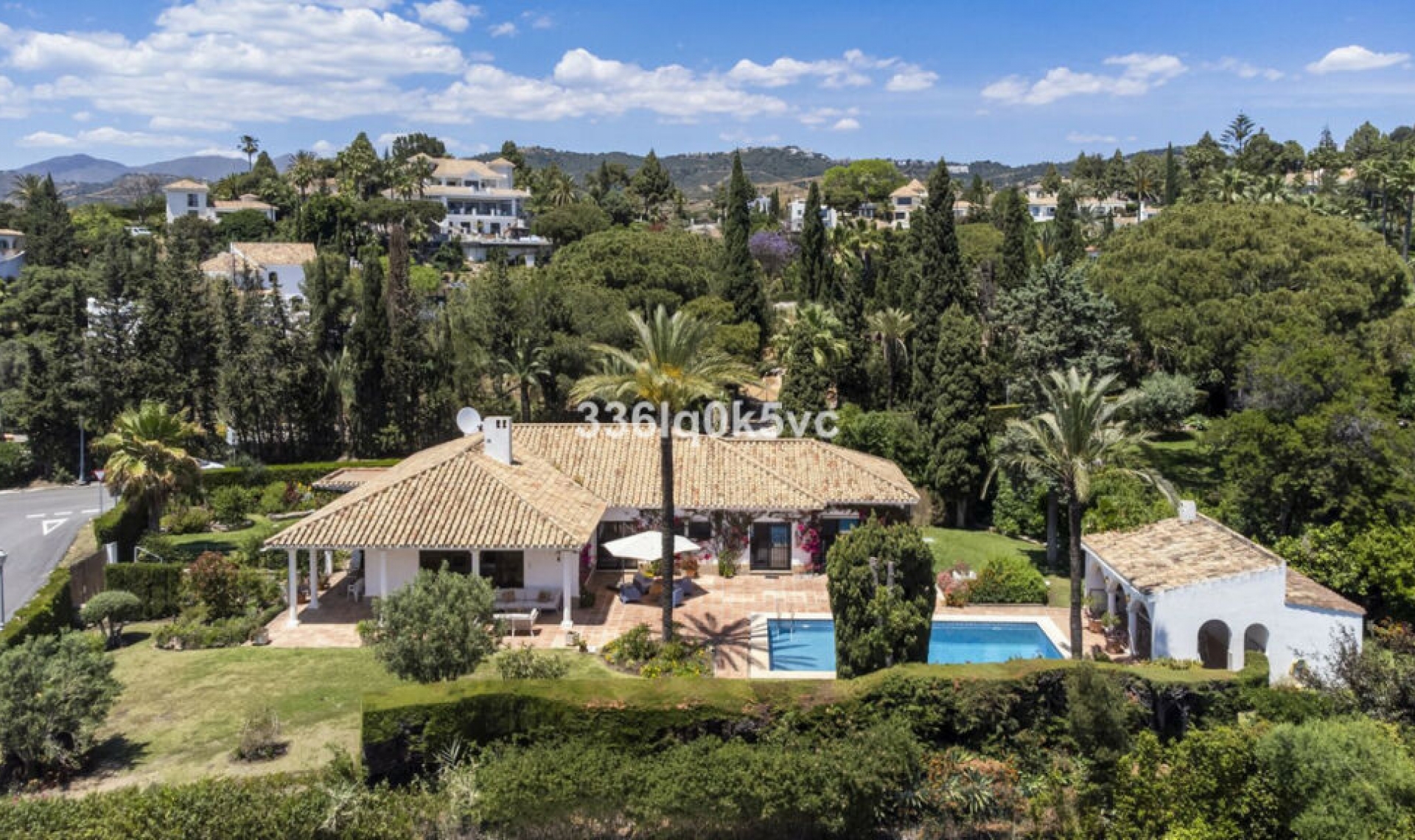 Resale - House -
Las Chapas