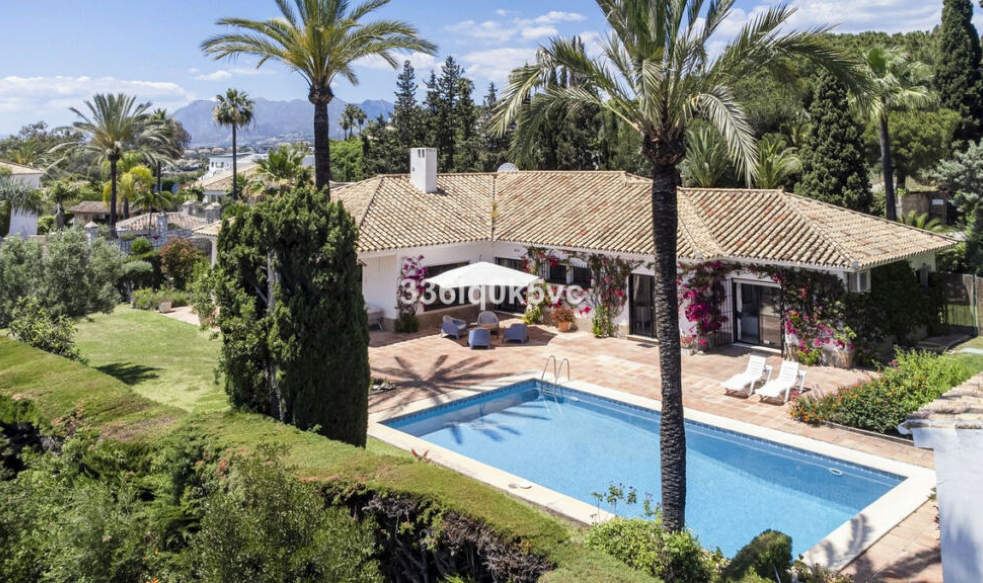 Resale - House -
Las Chapas