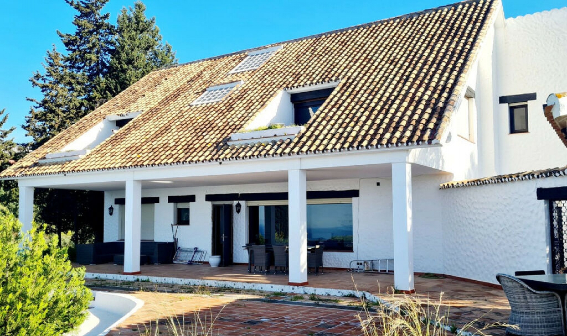 Resale - House -
Las Chapas