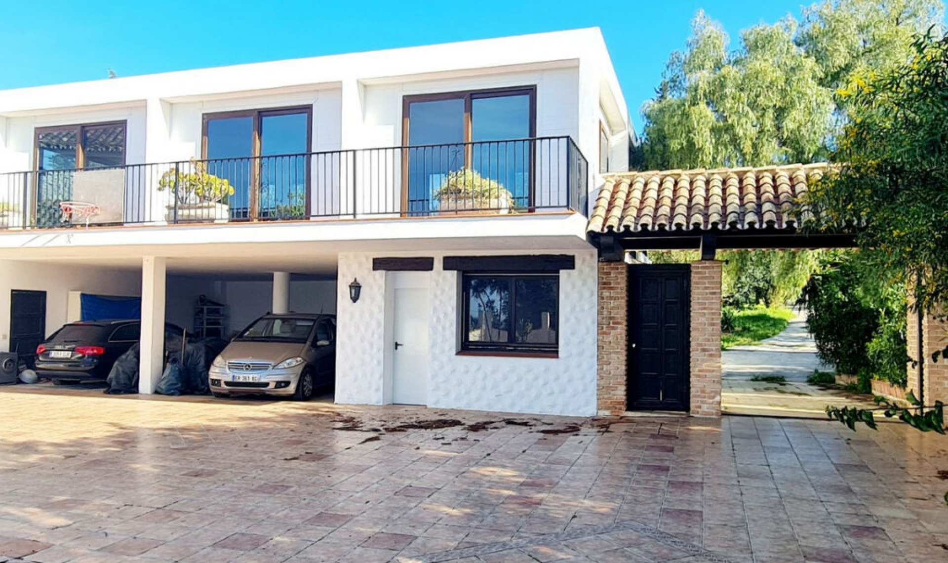 Resale - House -
Las Chapas