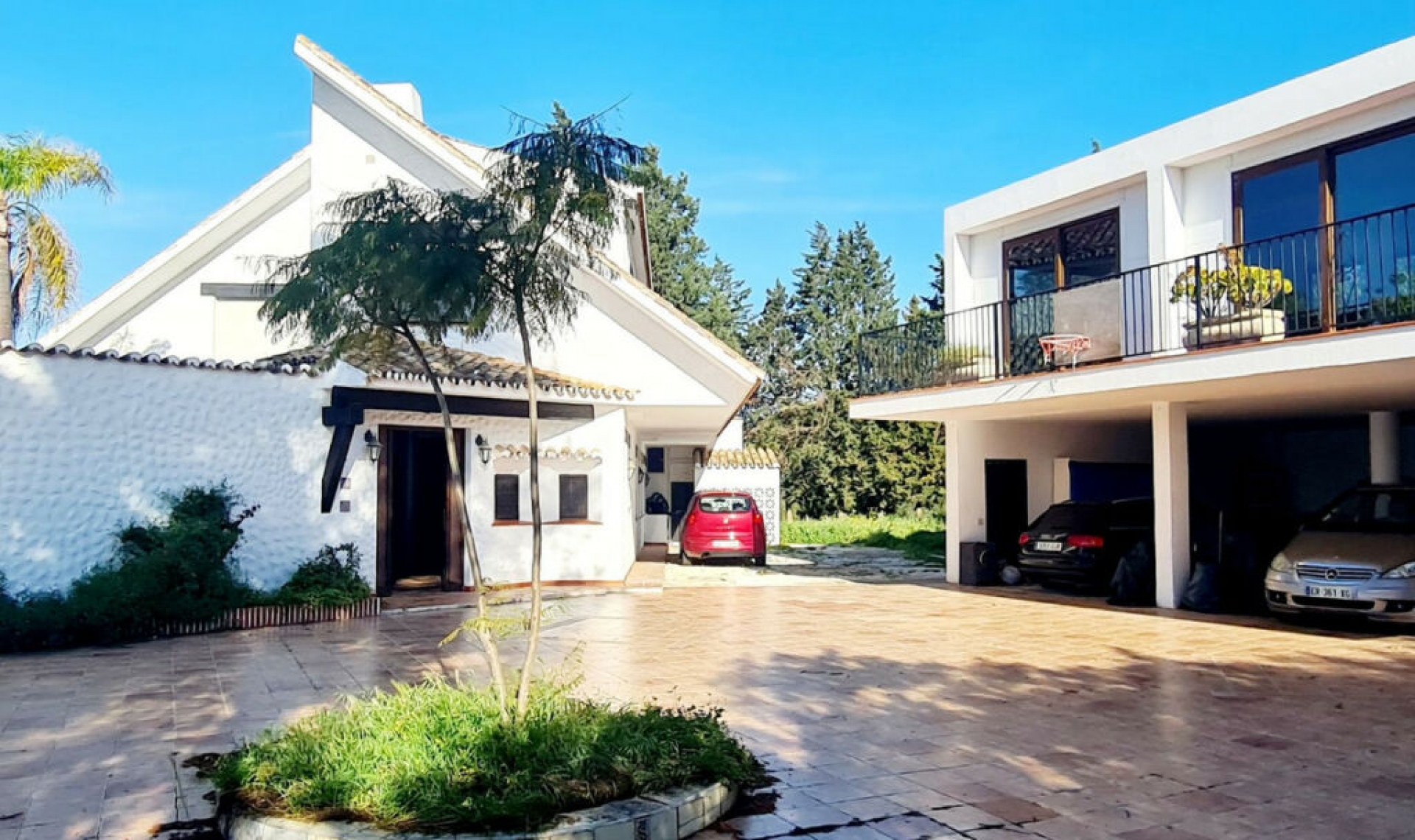 Resale - House -
Las Chapas