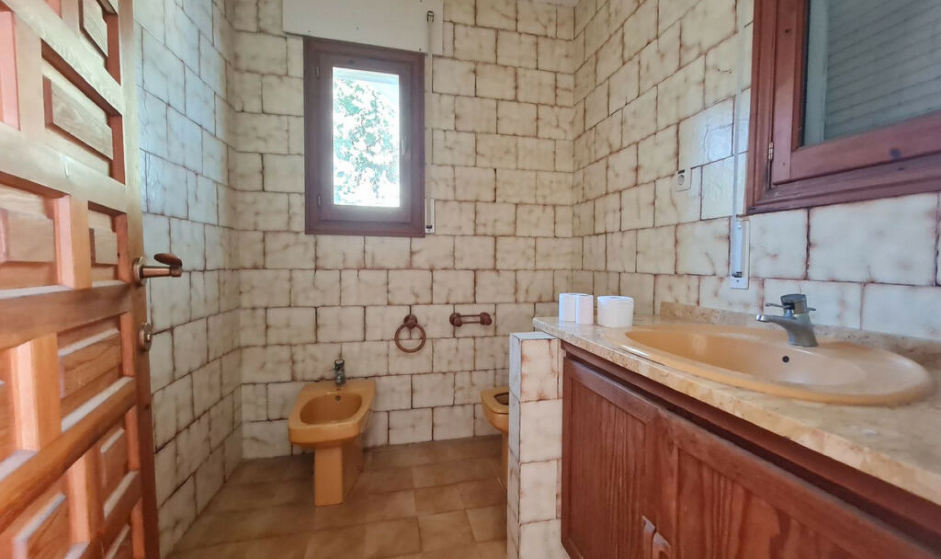 Resale - House -
Las Chapas