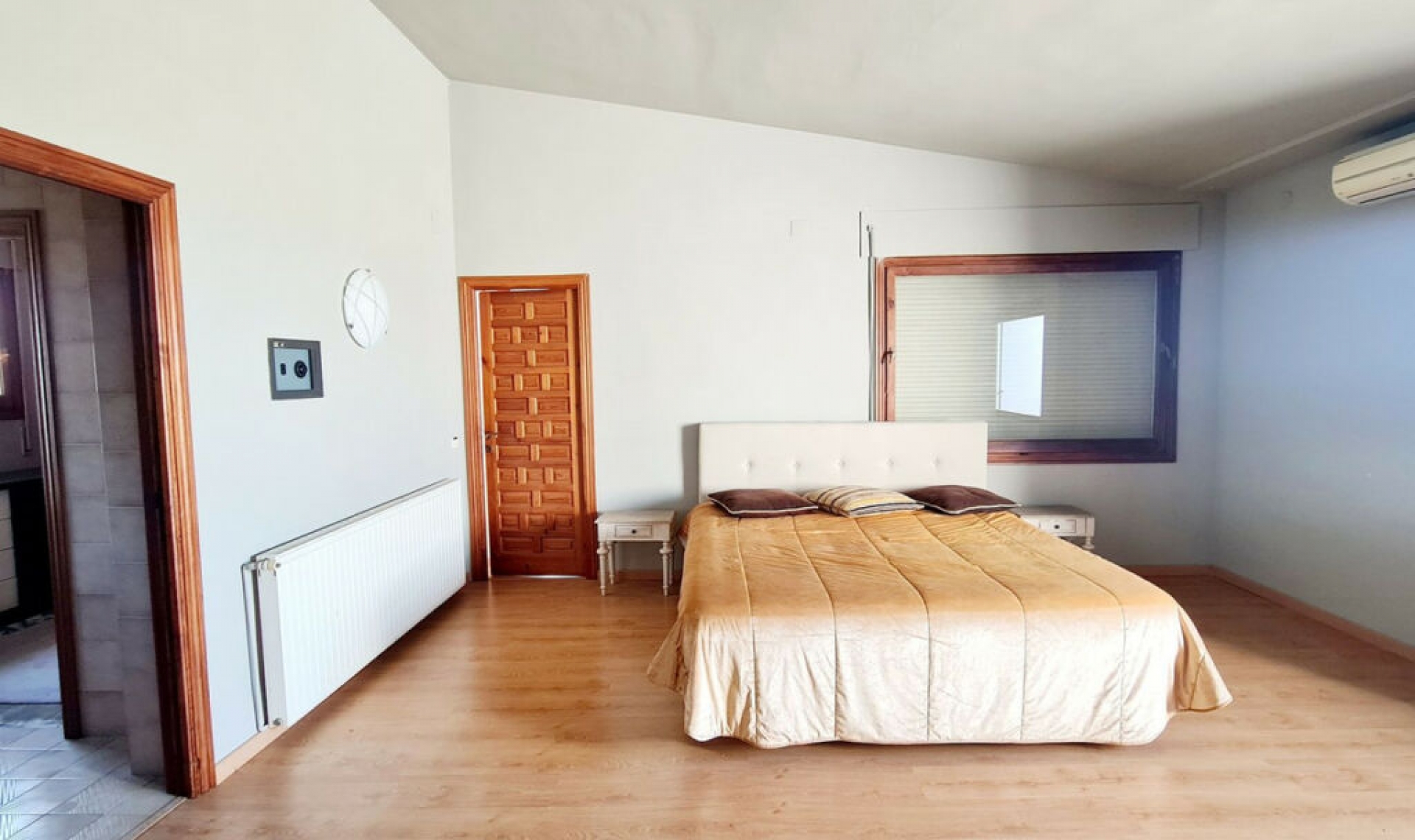 Resale - House -
Las Chapas