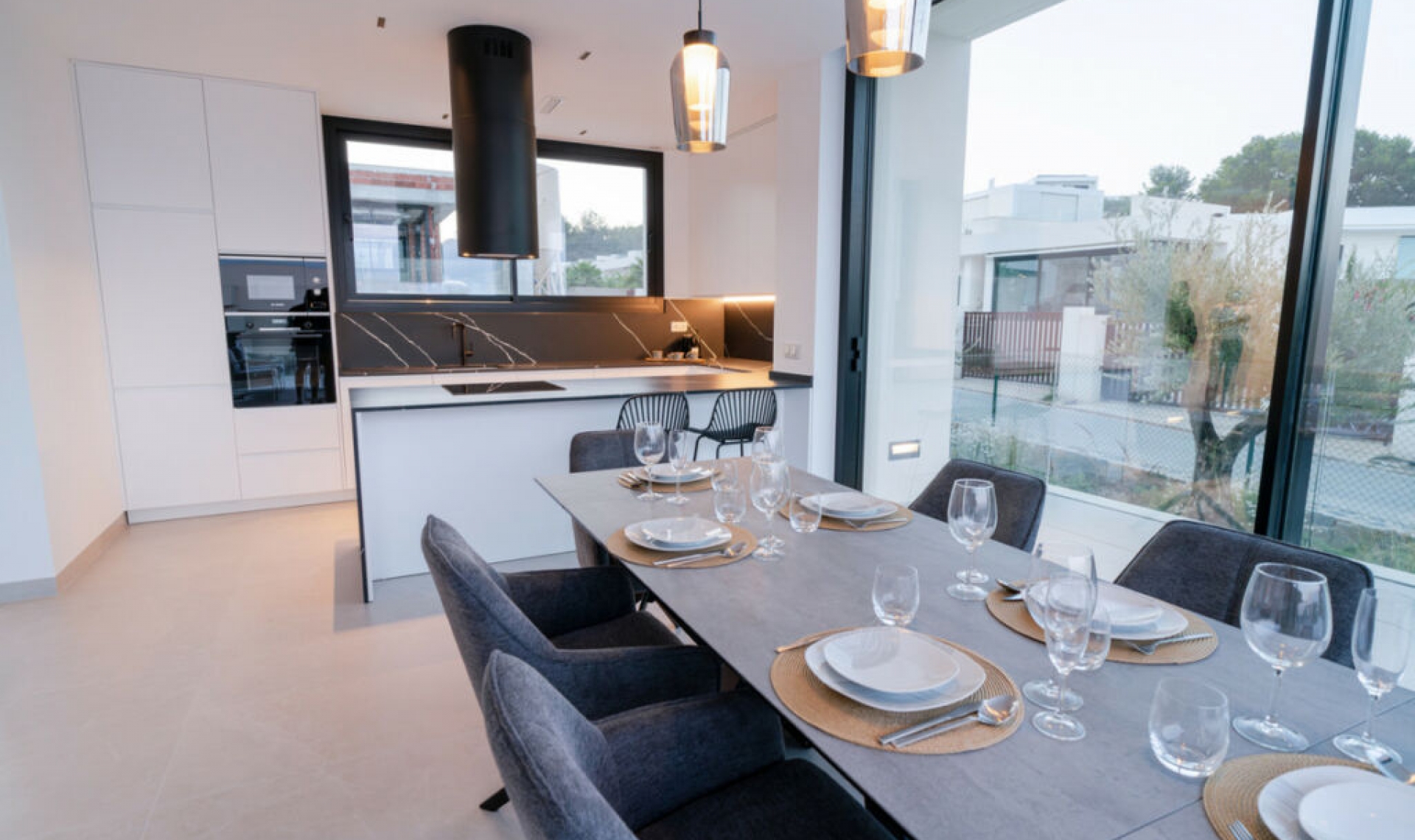 Resale - House -
Las Colinas Golf