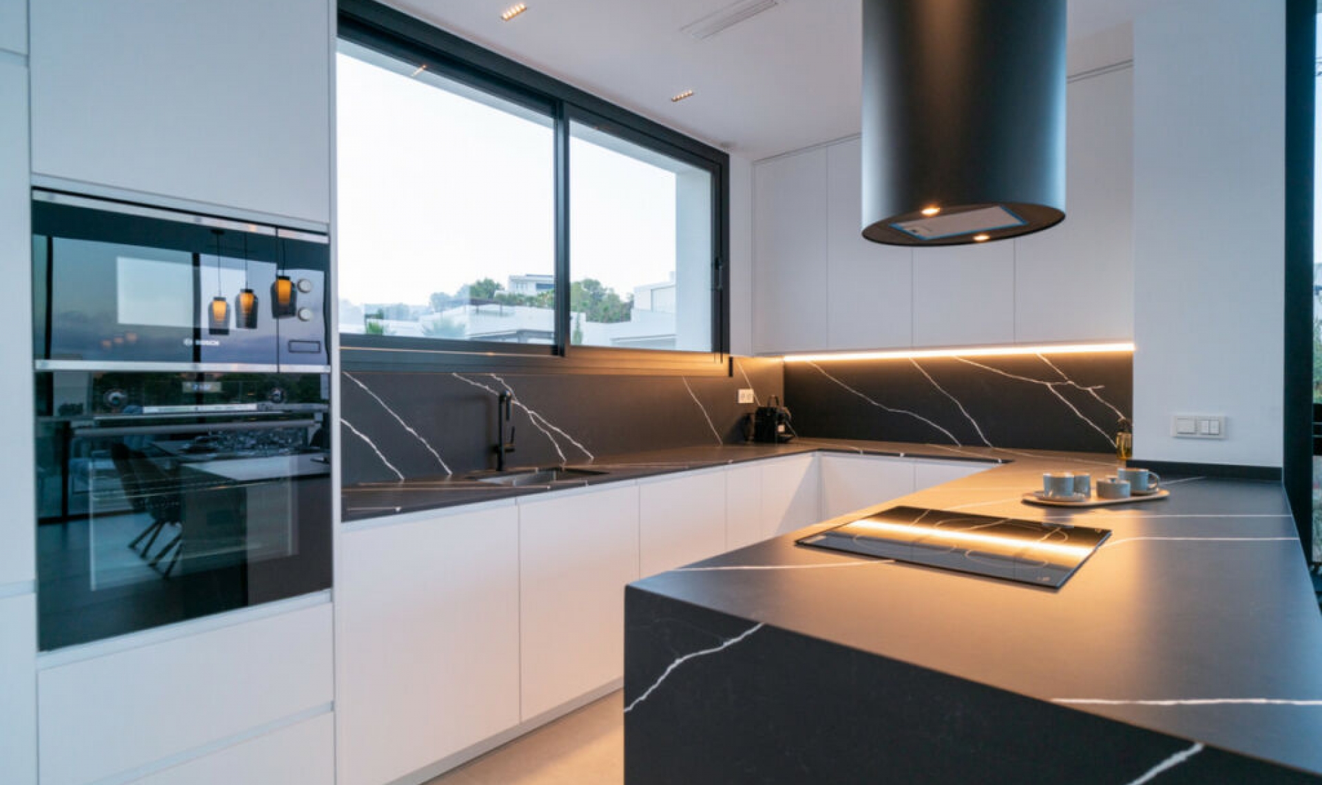 Resale - House -
Las Colinas Golf