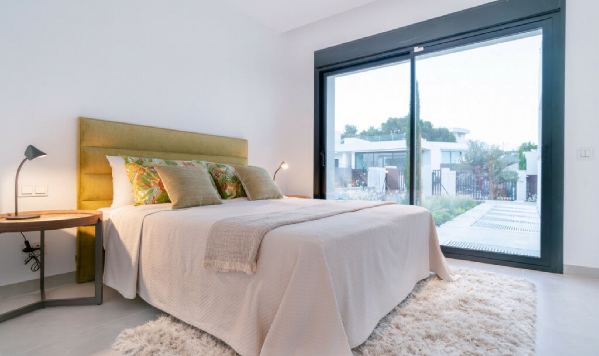 Resale - House -
Las Colinas Golf