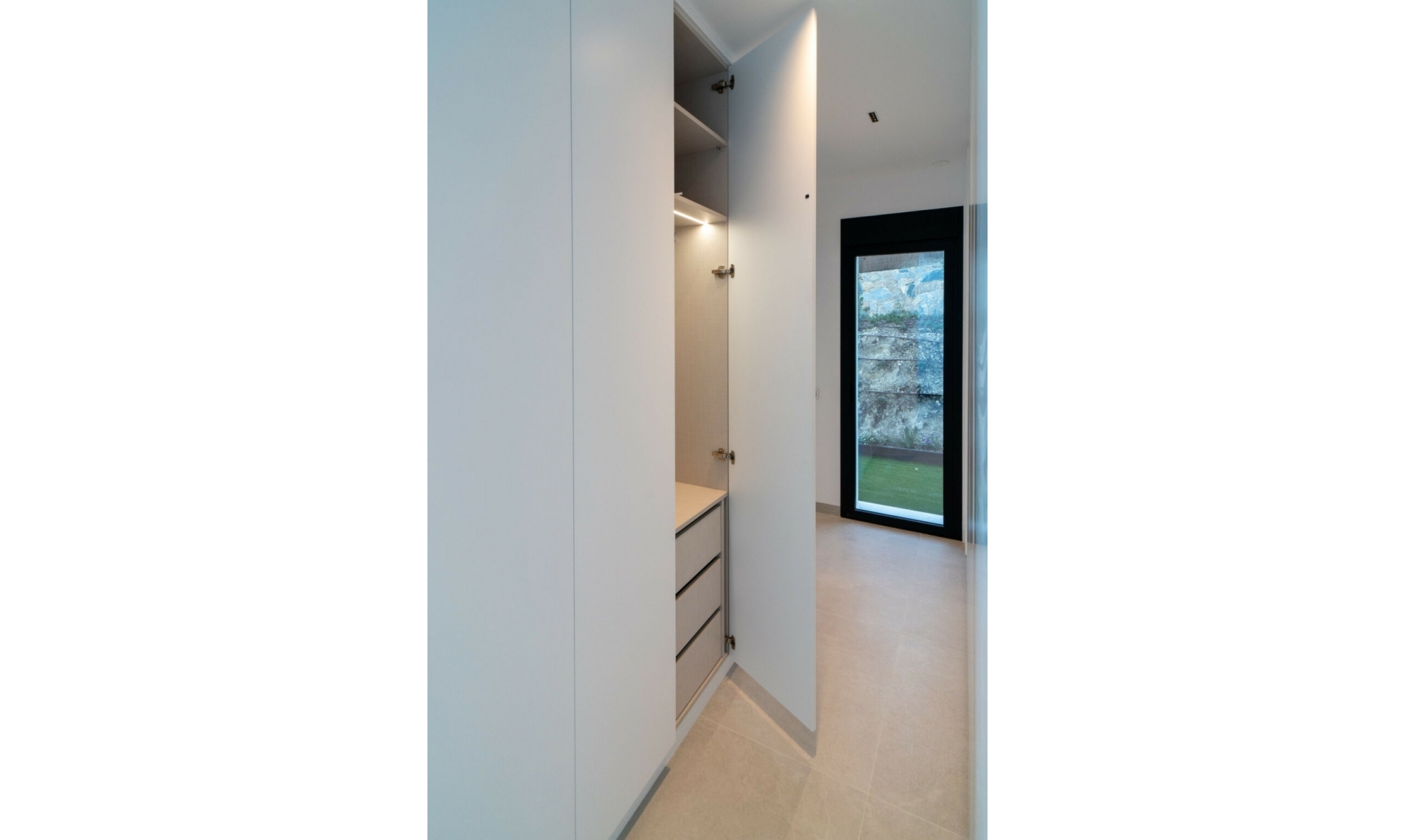 Resale - House -
Las Colinas Golf