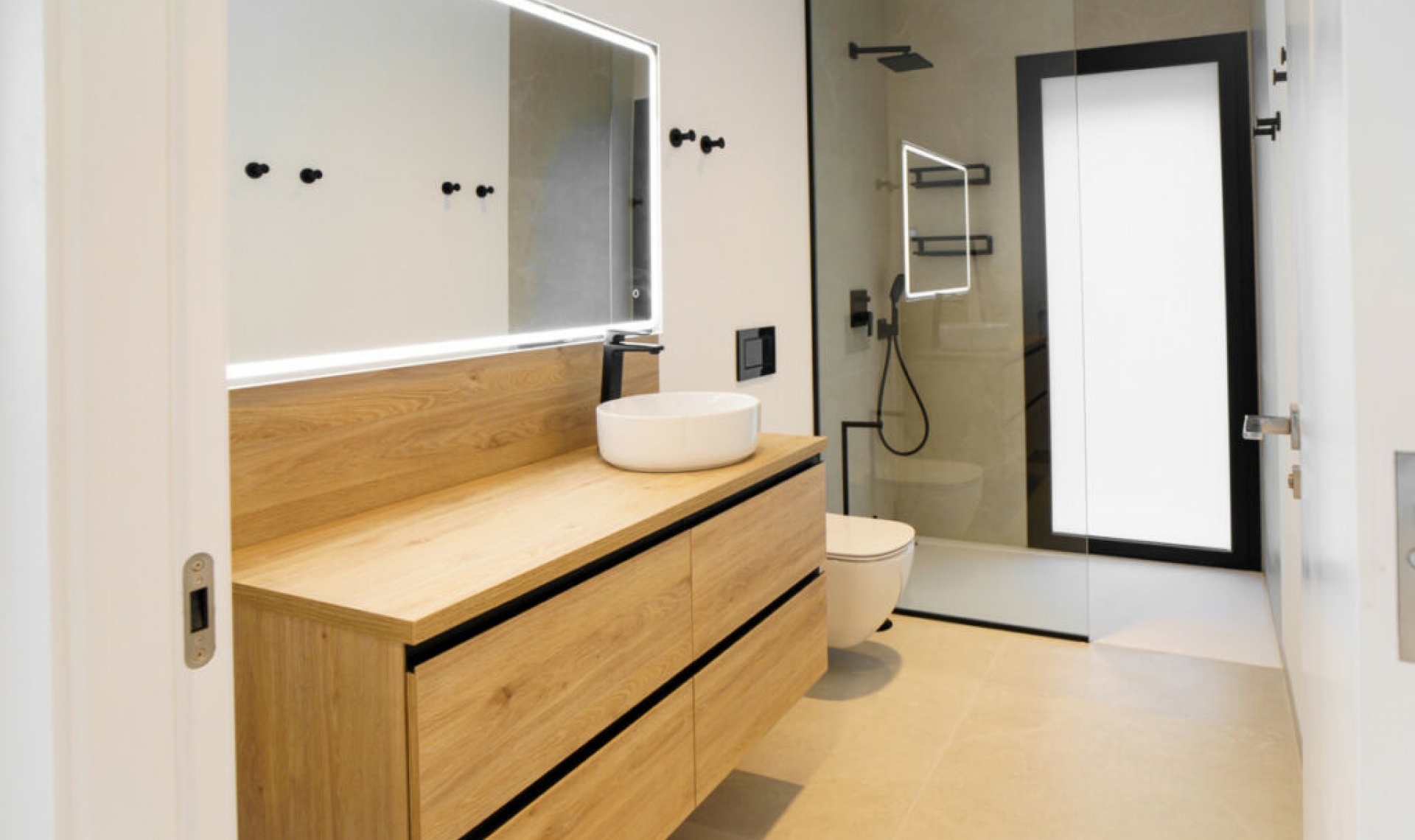 Resale - House -
Las Colinas Golf