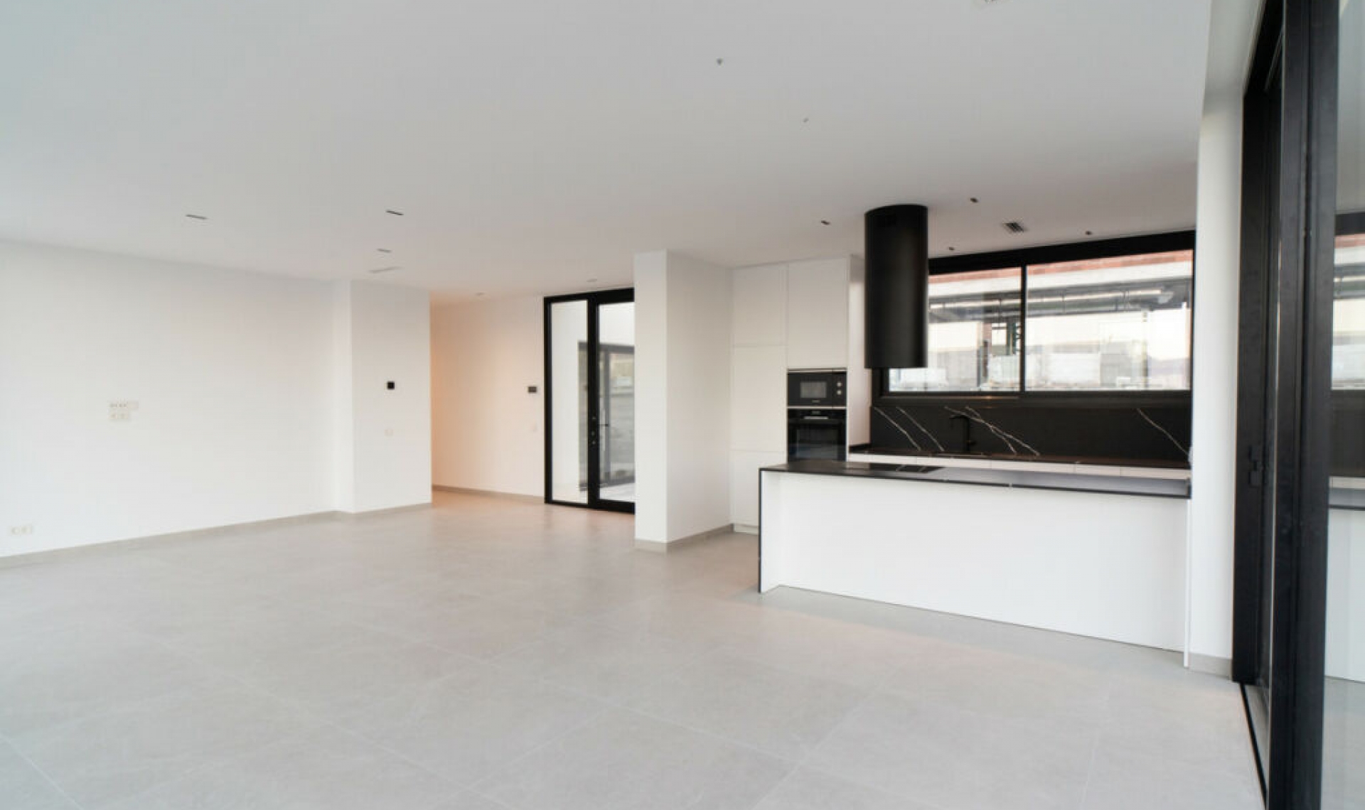 Resale - House -
Las Colinas Golf