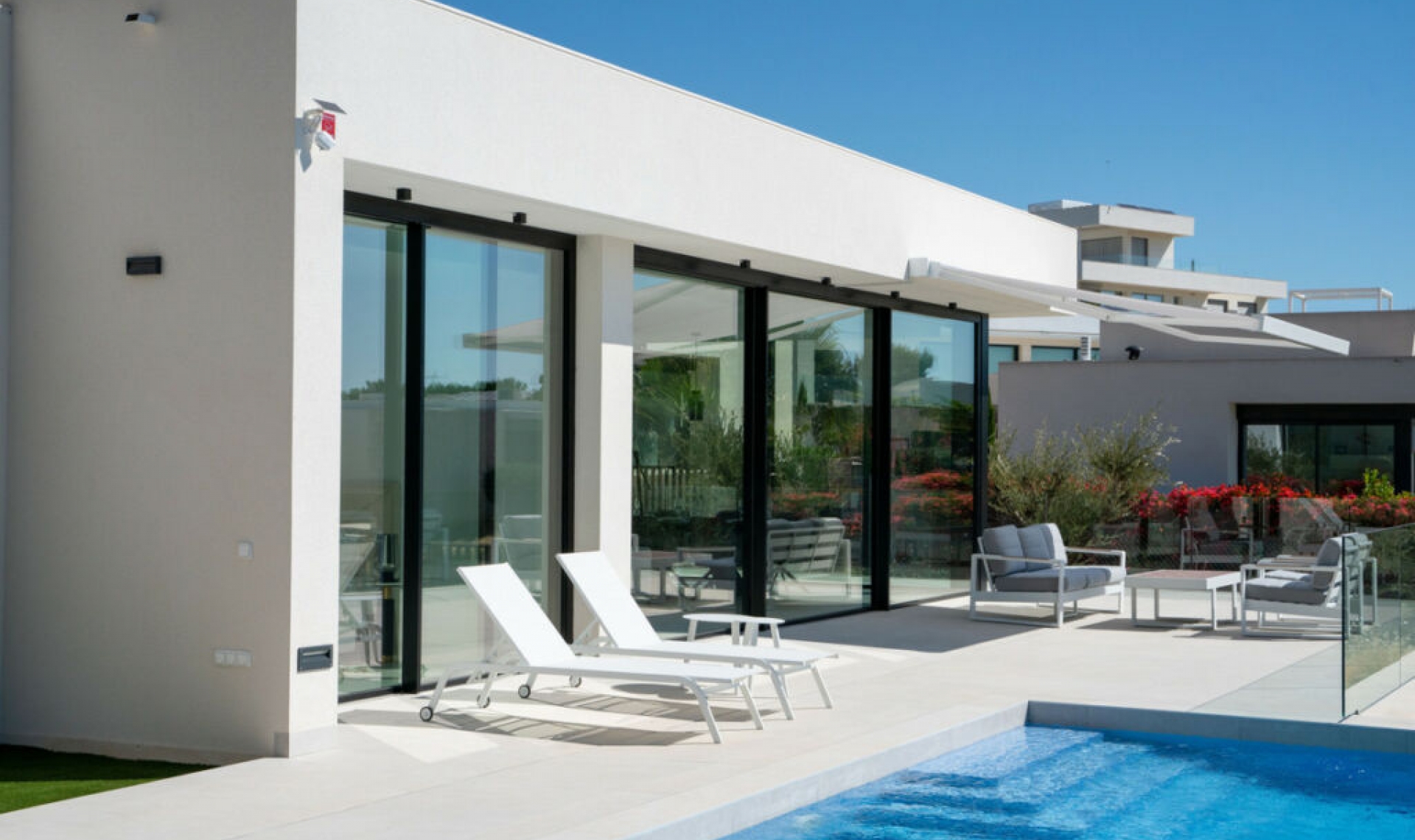 Resale - House -
Las Colinas Golf