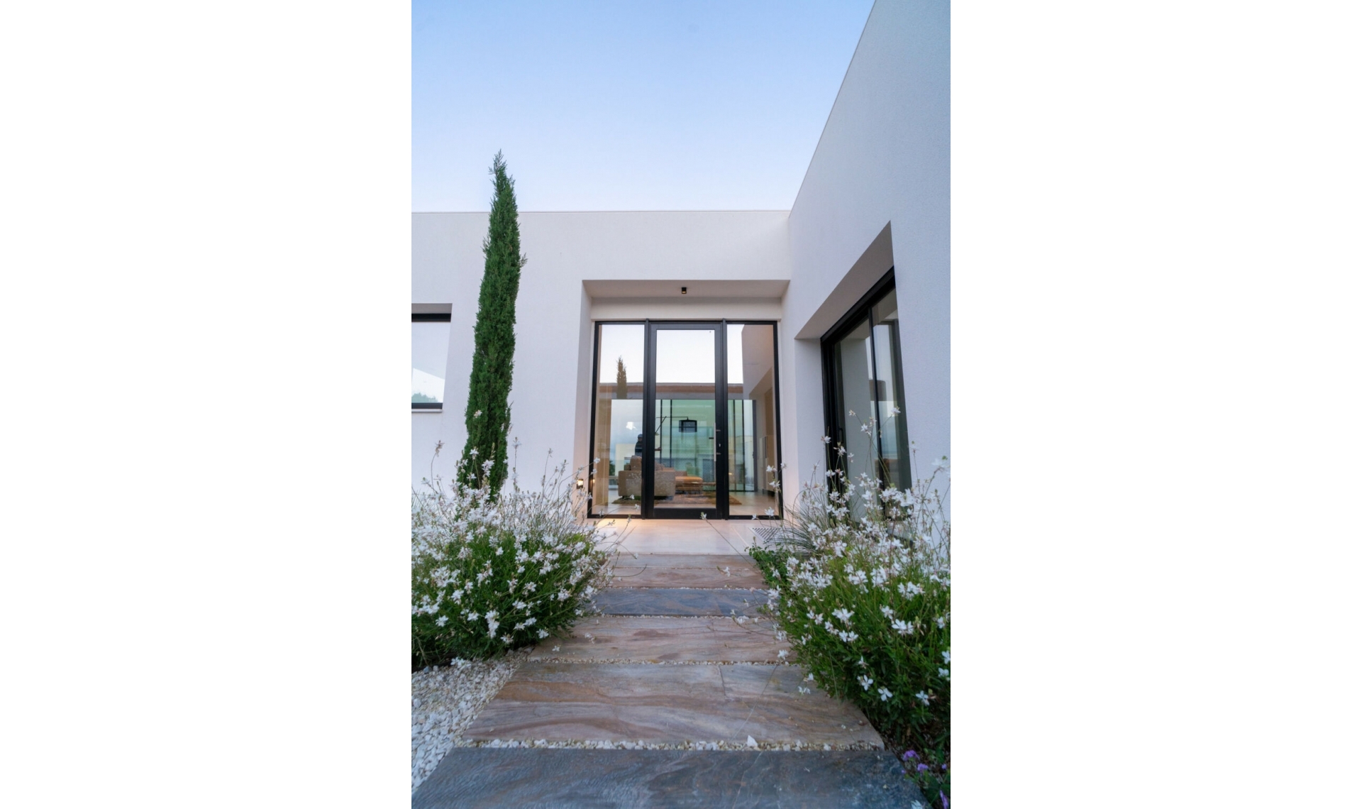 Resale - House -
Las Colinas Golf