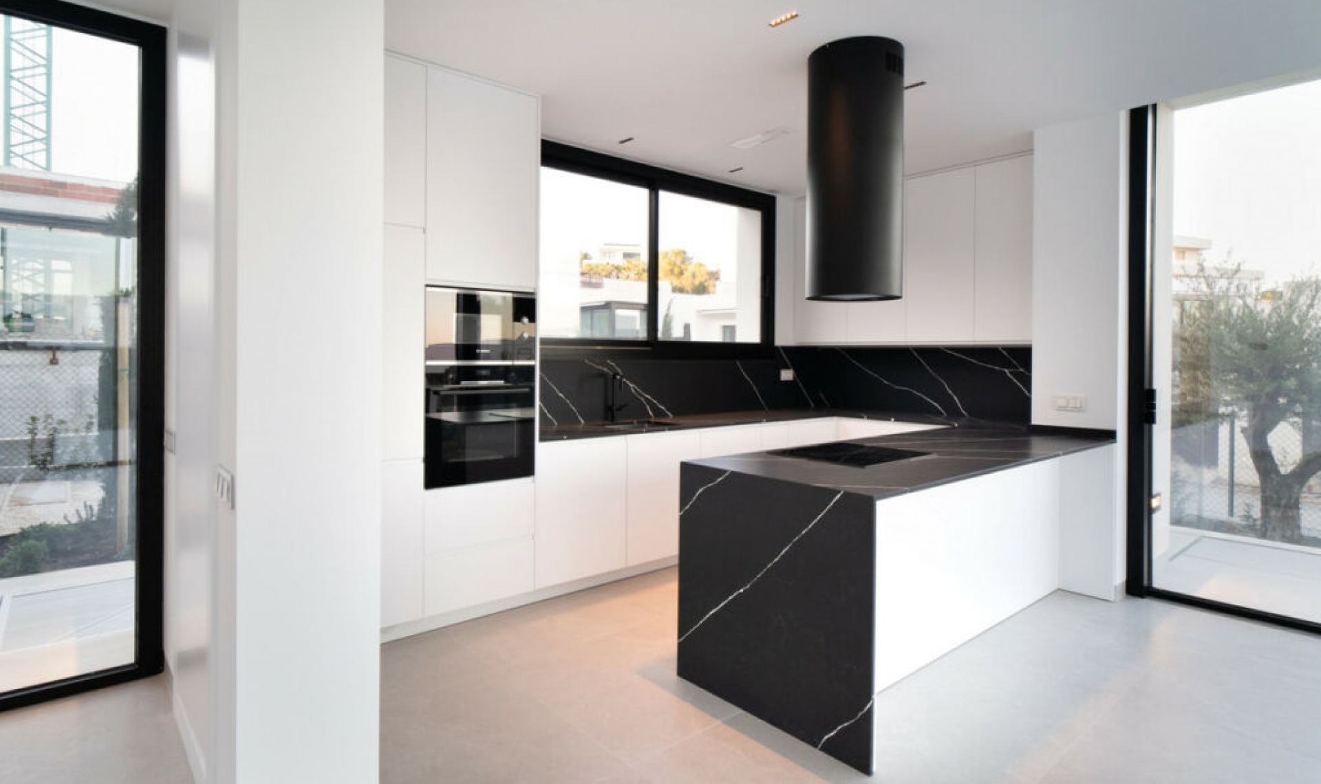 Resale - House -
Las Colinas Golf