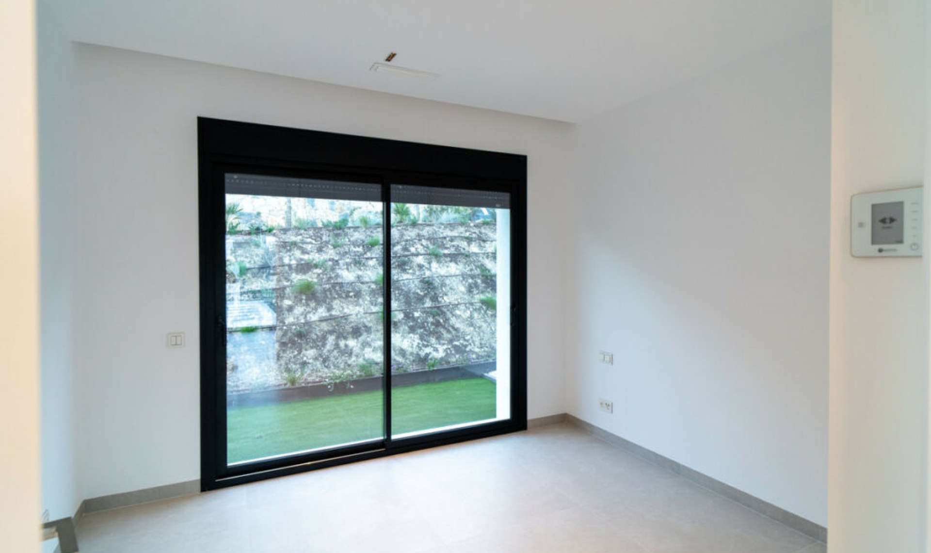 Resale - House -
Las Colinas Golf