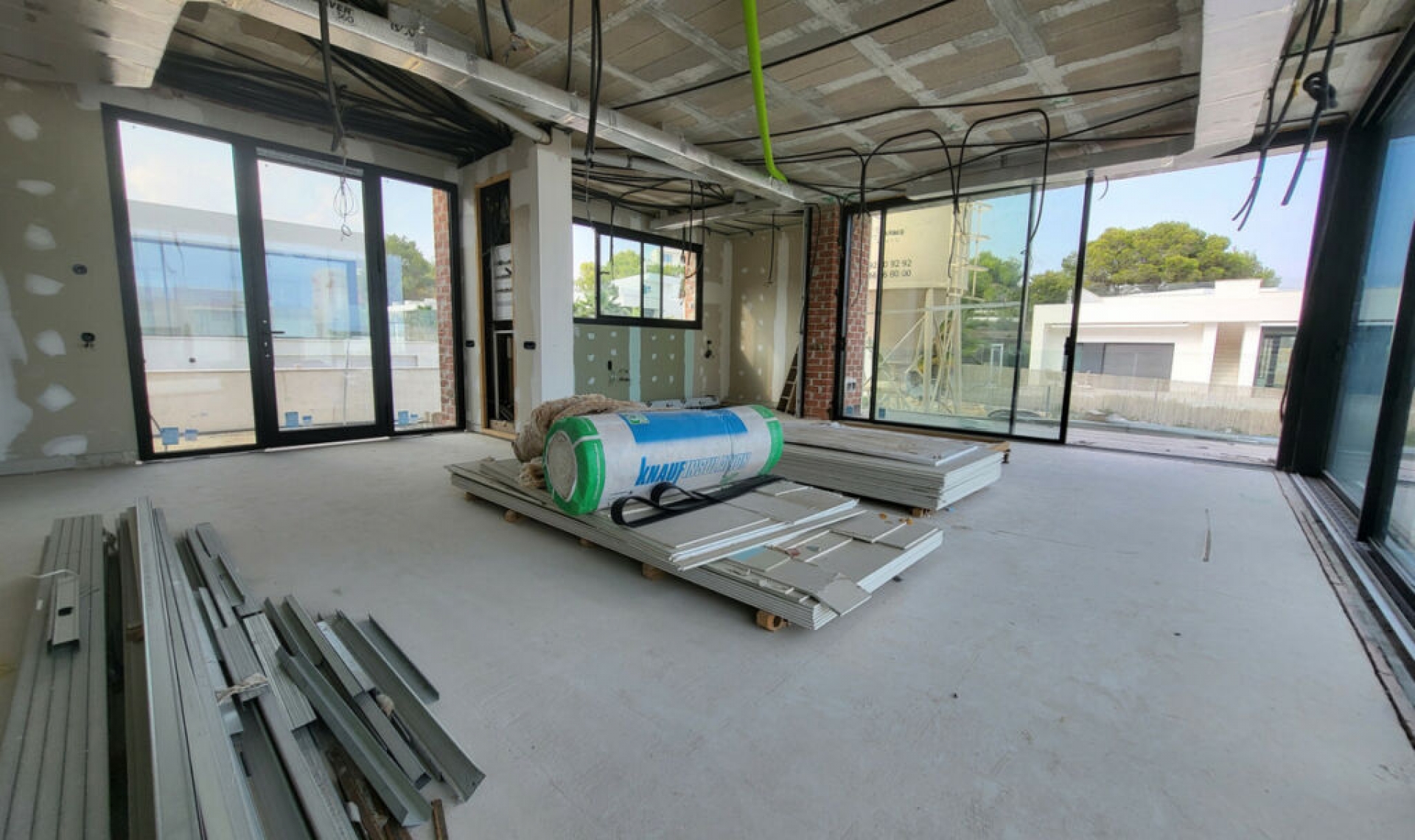 Resale - House -
Las Colinas Golf