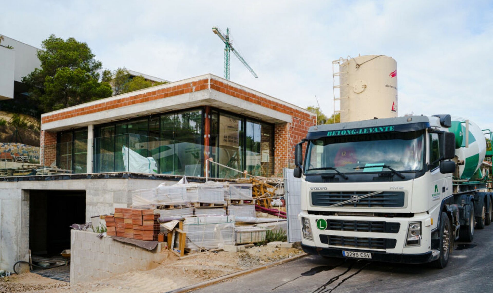 Resale - House -
Las Colinas Golf