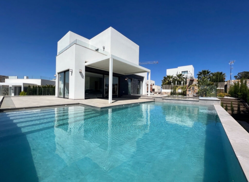 Resale - House -
Las Colinas Golf