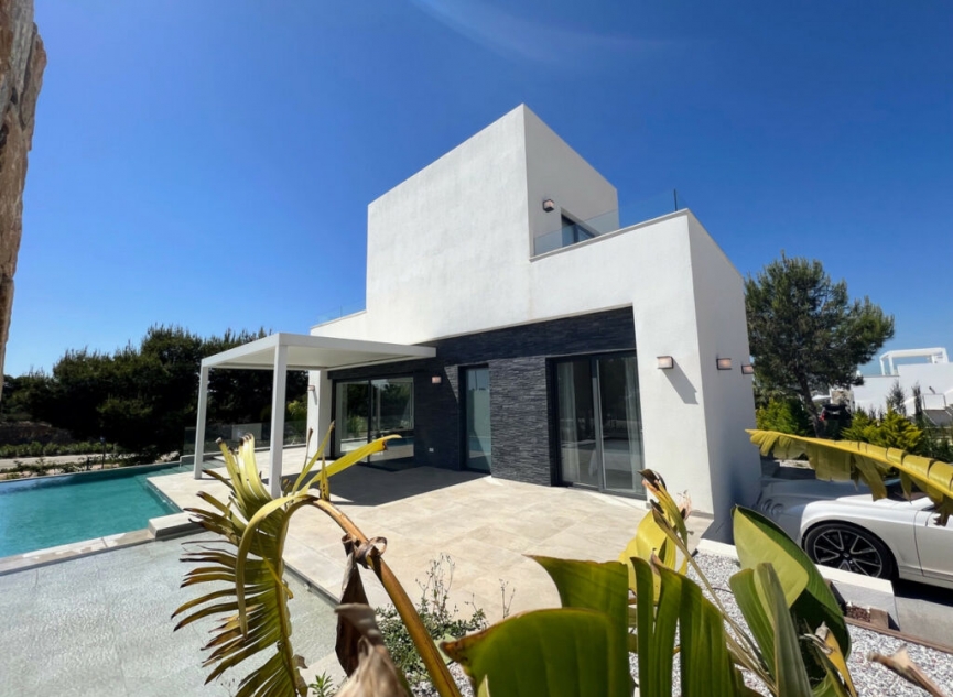 Resale - House -
Las Colinas Golf
