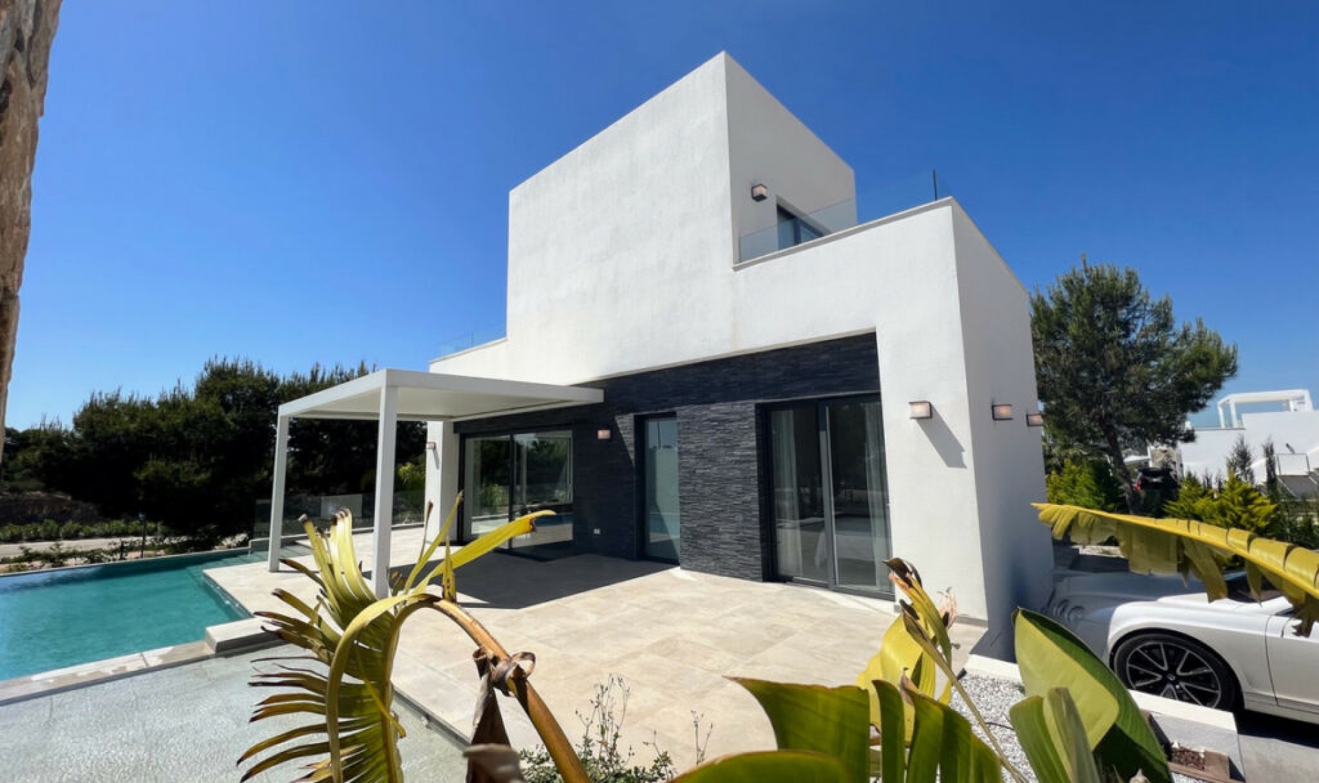 Resale - House -
Las Colinas Golf