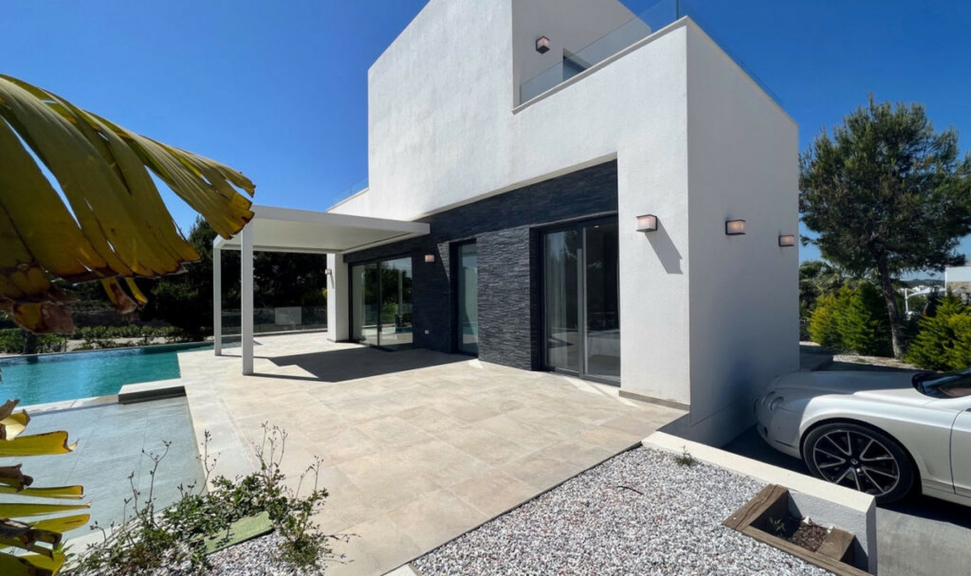 Resale - House -
Las Colinas Golf