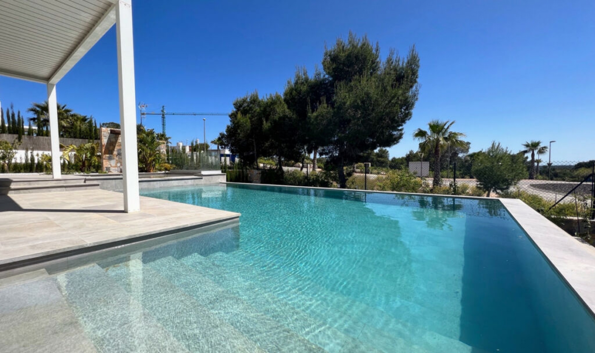 Resale - House -
Las Colinas Golf