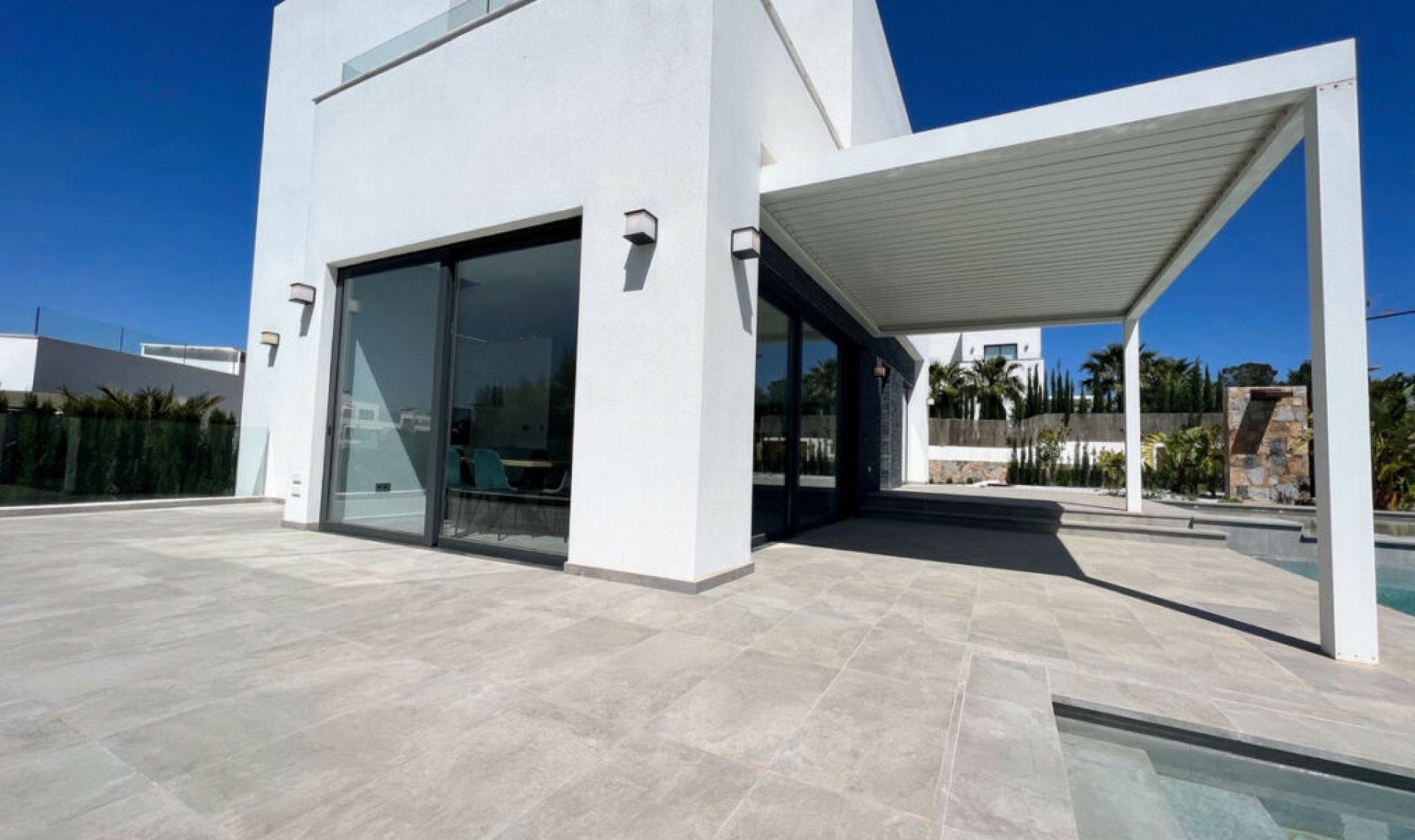 Resale - House -
Las Colinas Golf