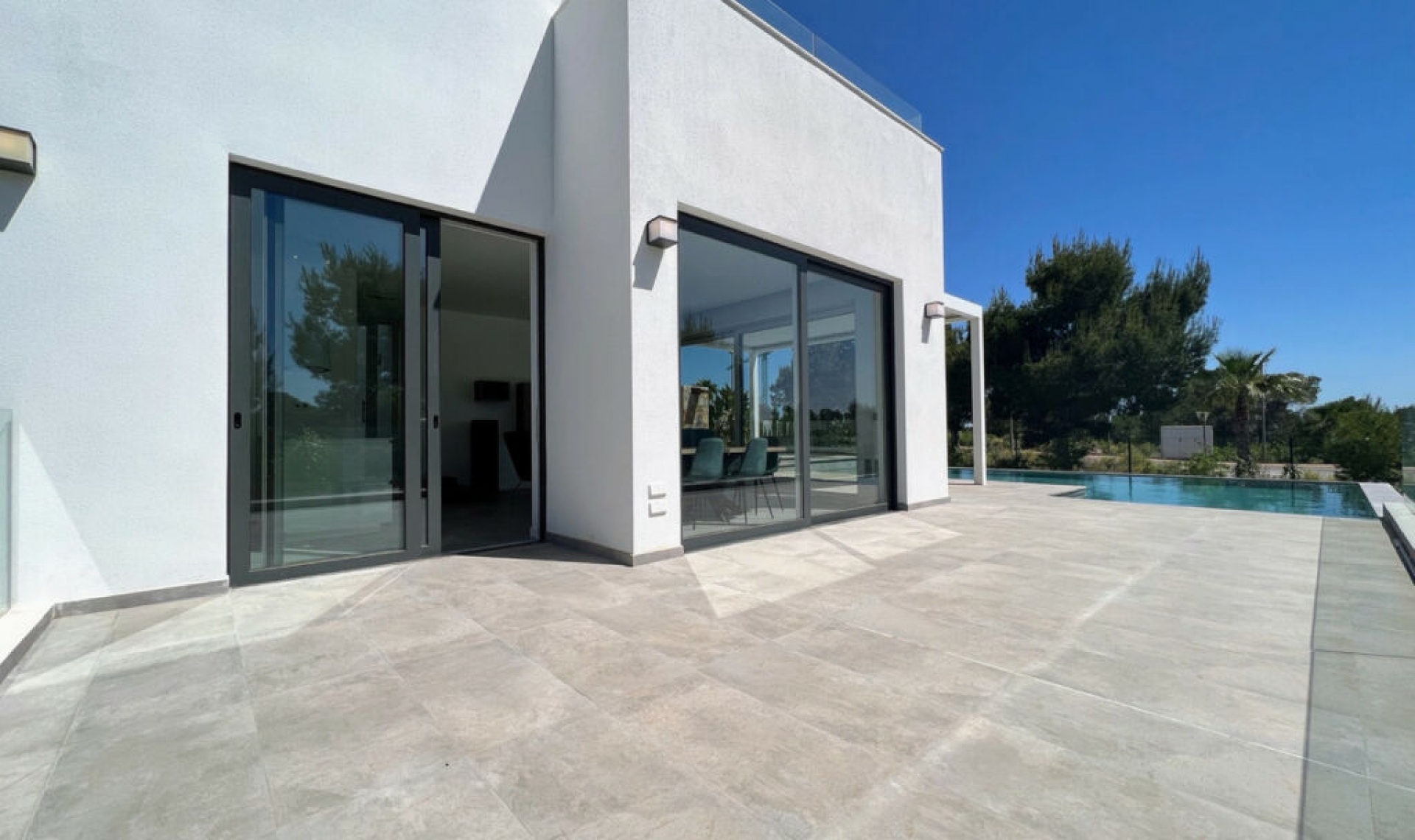 Resale - House -
Las Colinas Golf