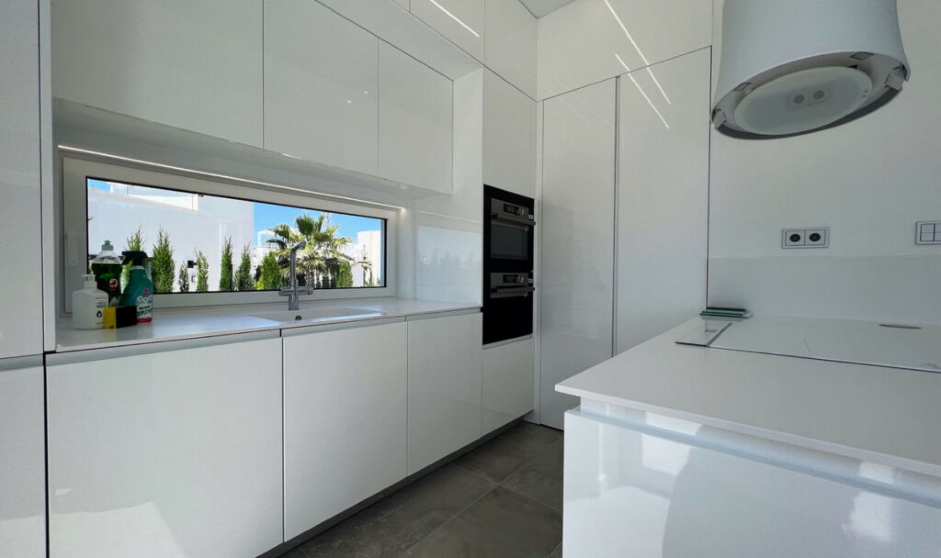 Resale - House -
Las Colinas Golf