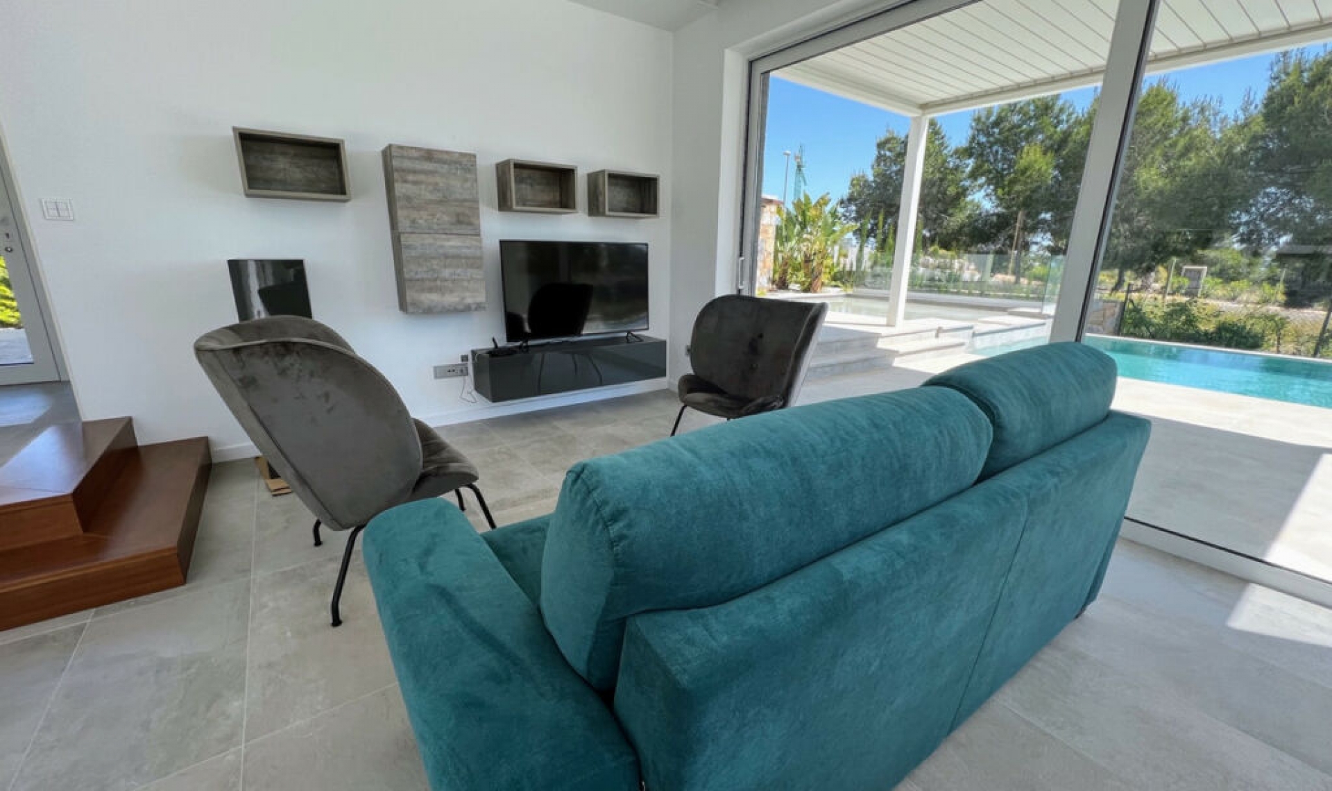 Resale - House -
Las Colinas Golf