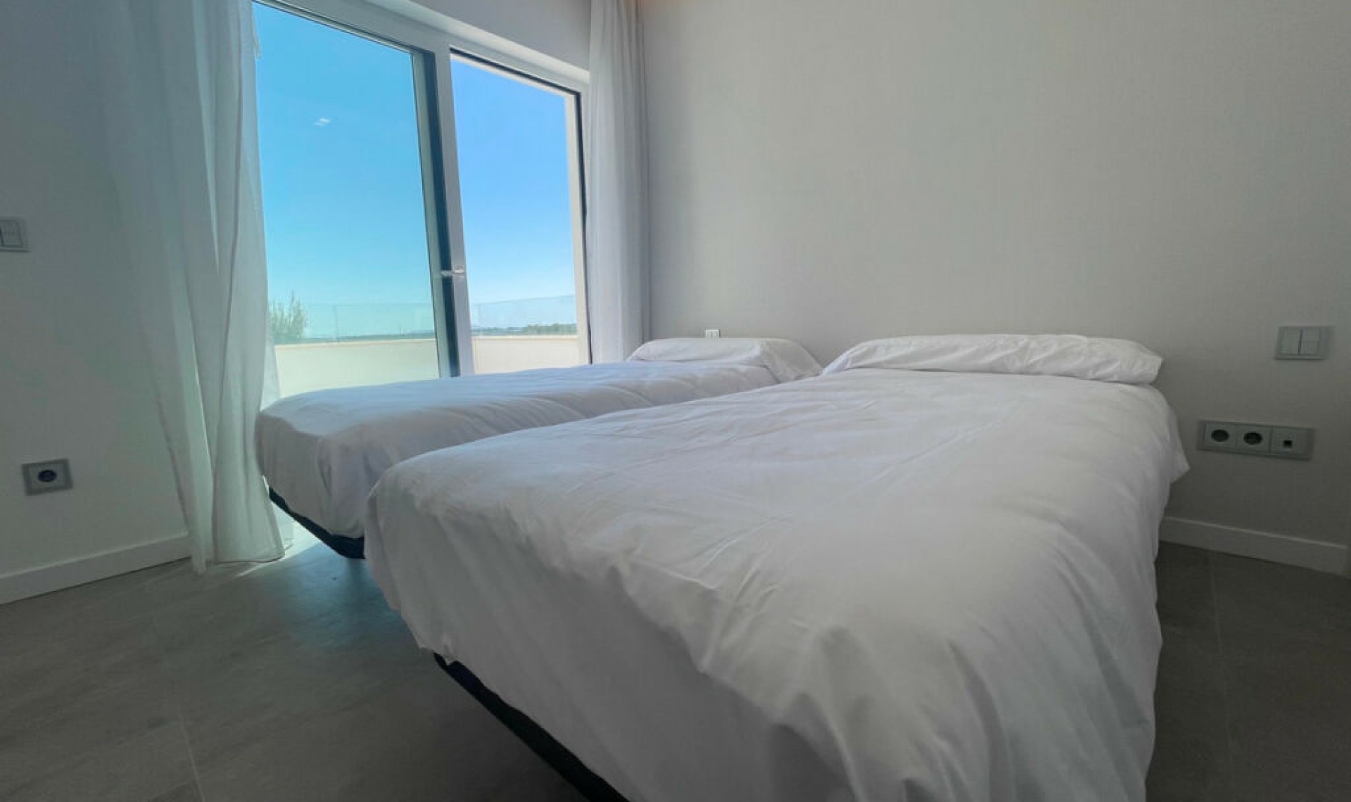 Resale - House -
Las Colinas Golf