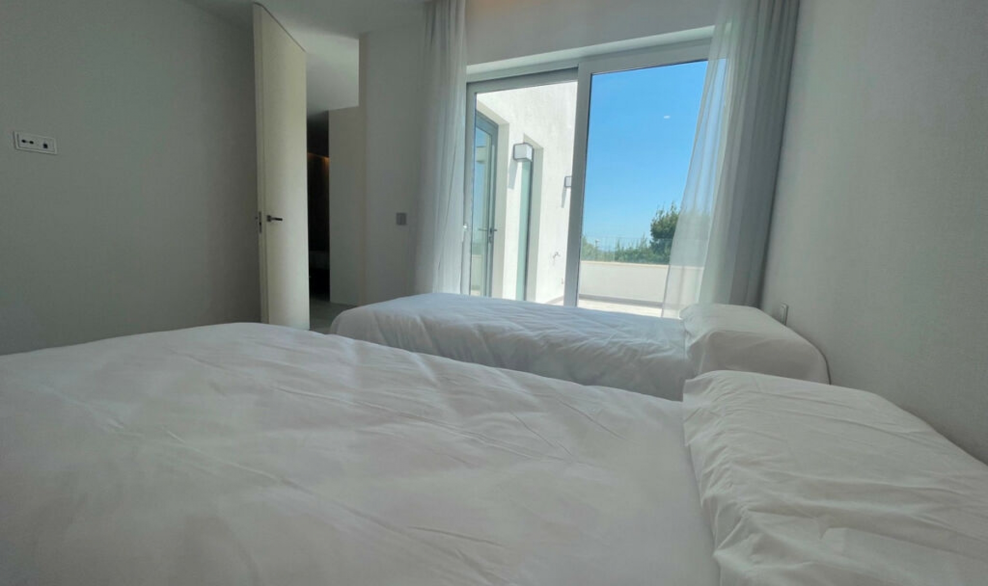 Resale - House -
Las Colinas Golf