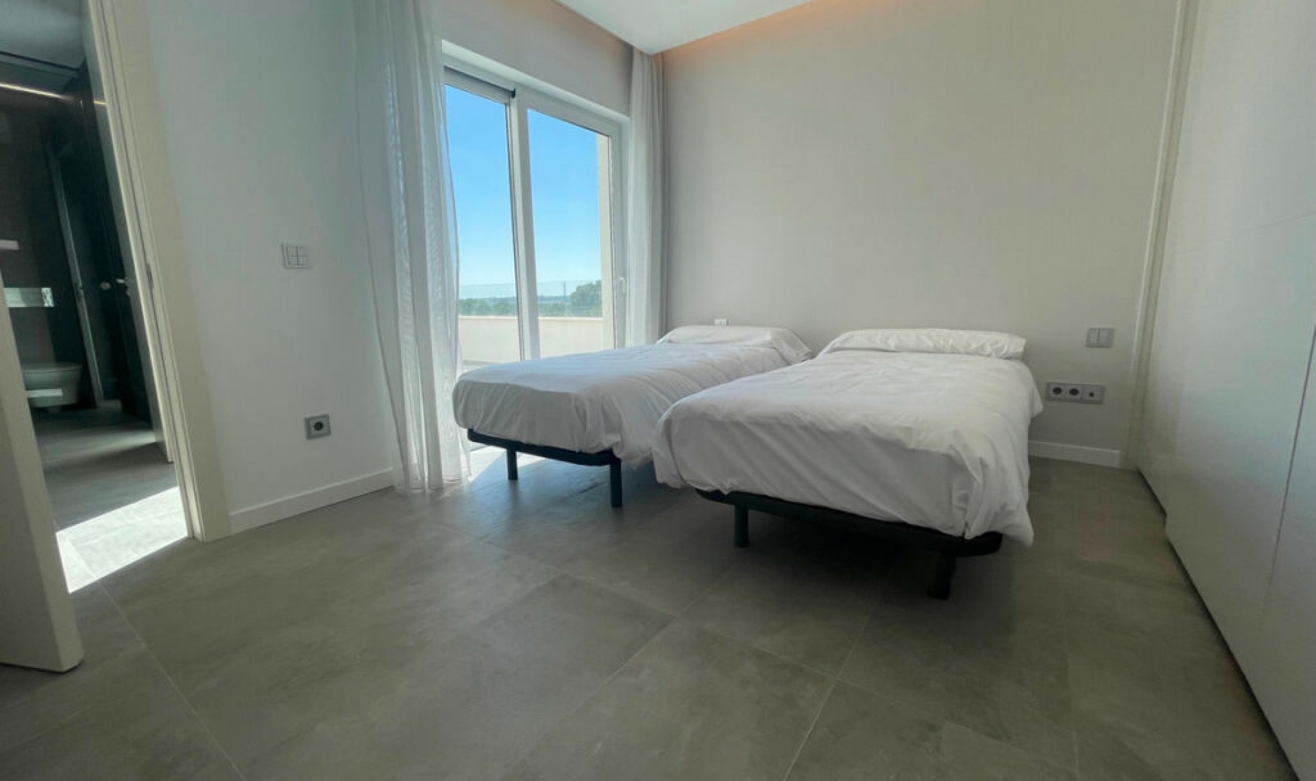 Resale - House -
Las Colinas Golf