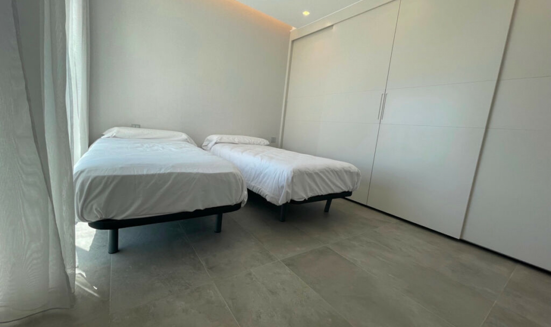 Resale - House -
Las Colinas Golf