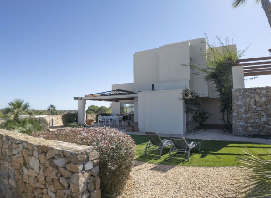 Resale - House -
Las Colinas Golf