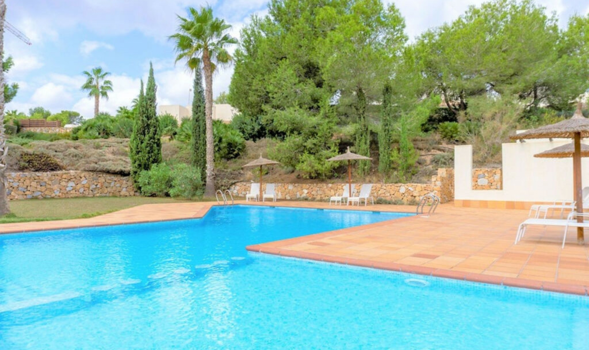 Resale - House -
Las Colinas Golf