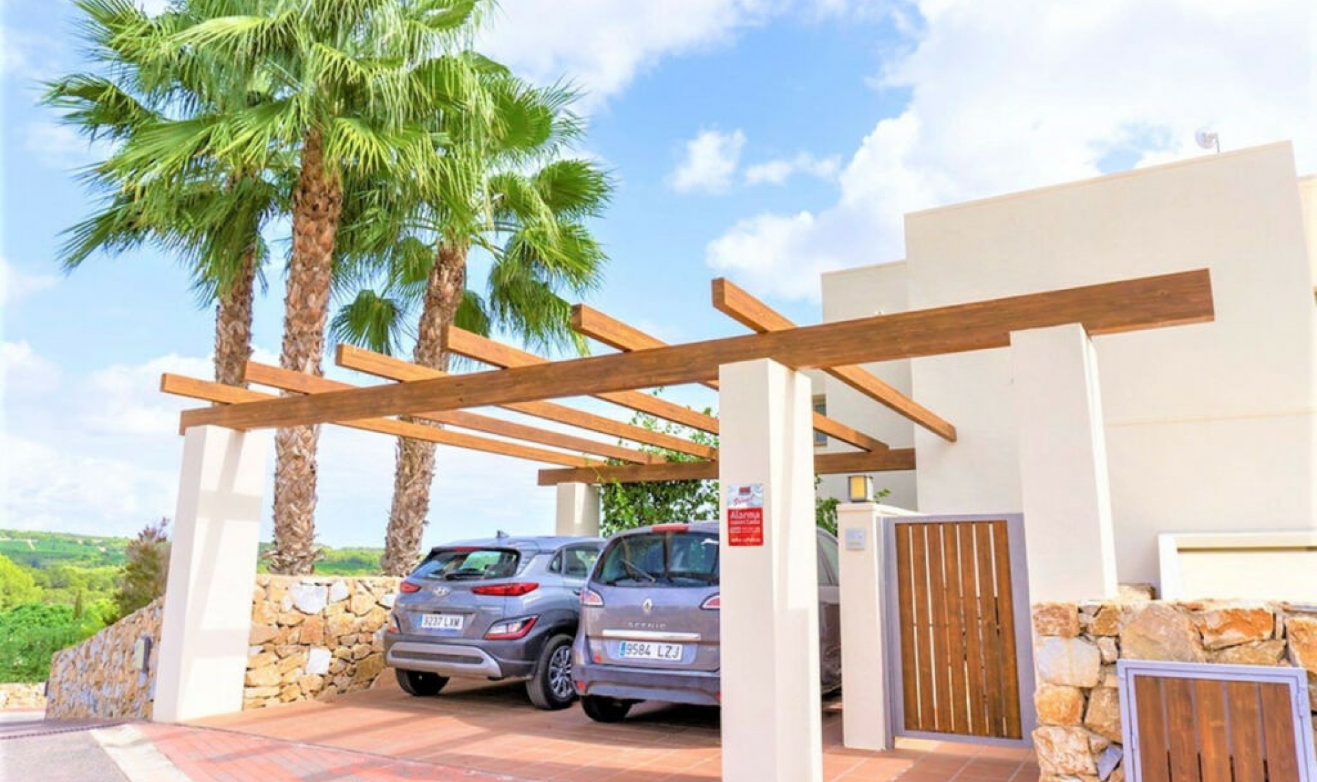 Resale - House -
Las Colinas Golf