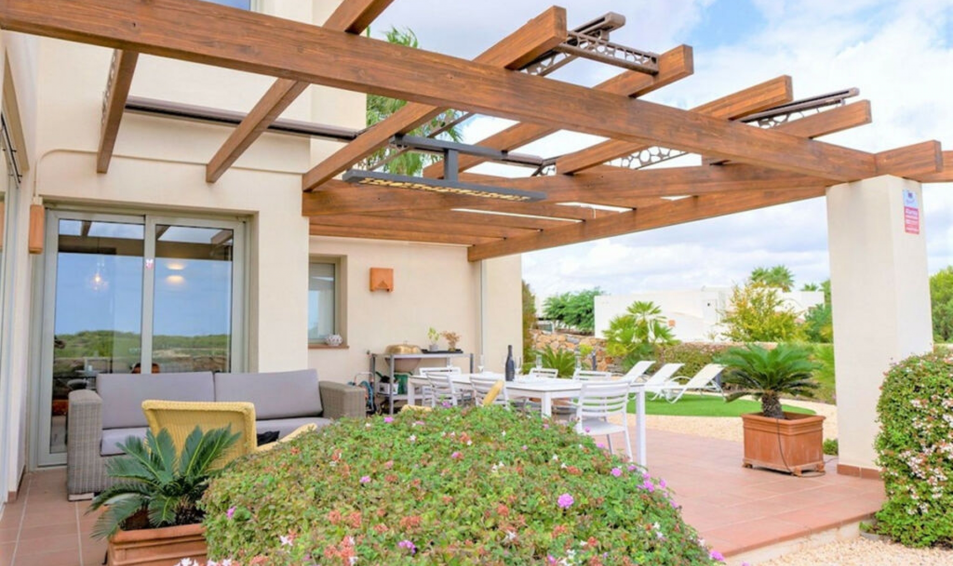 Resale - House -
Las Colinas Golf