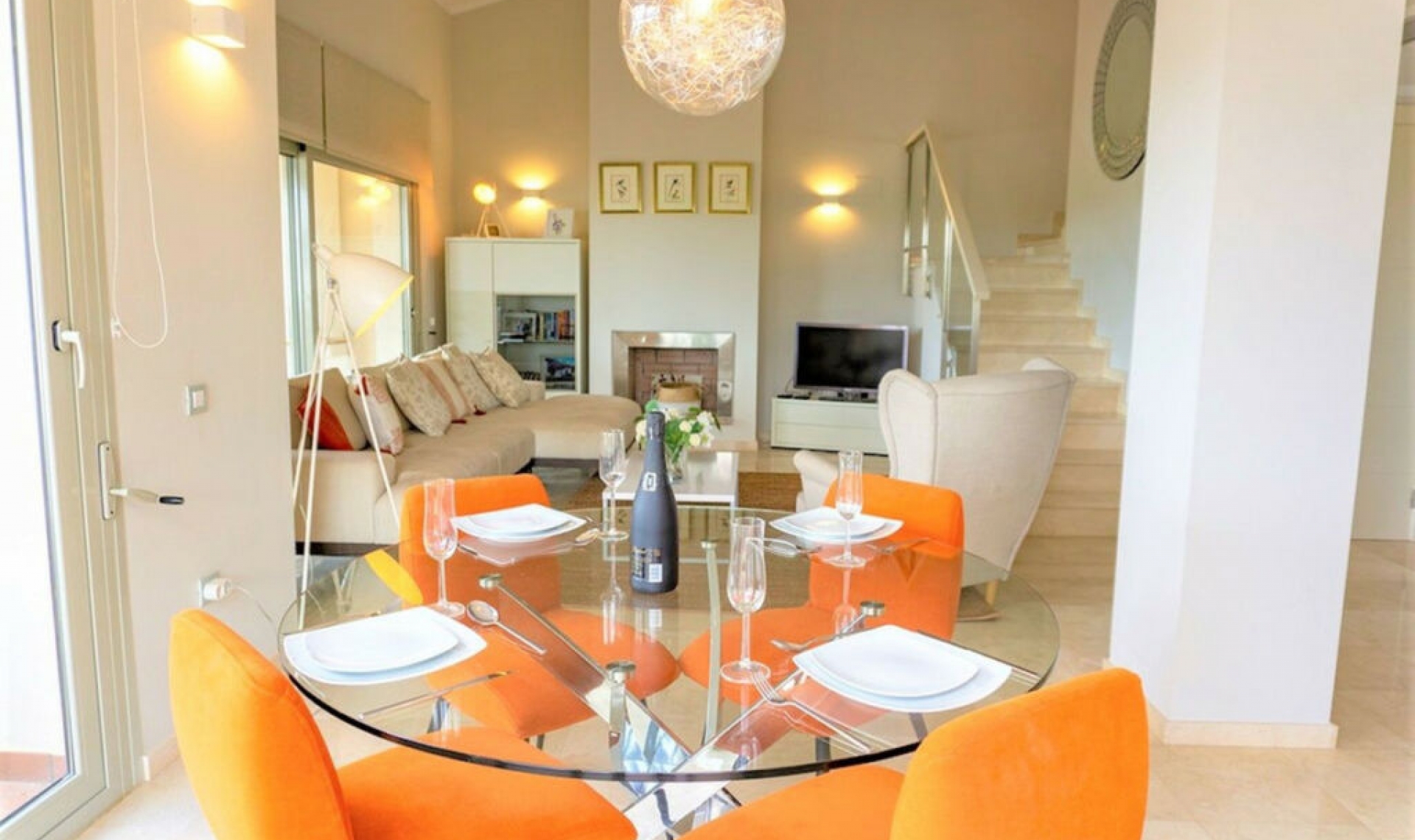 Resale - House -
Las Colinas Golf