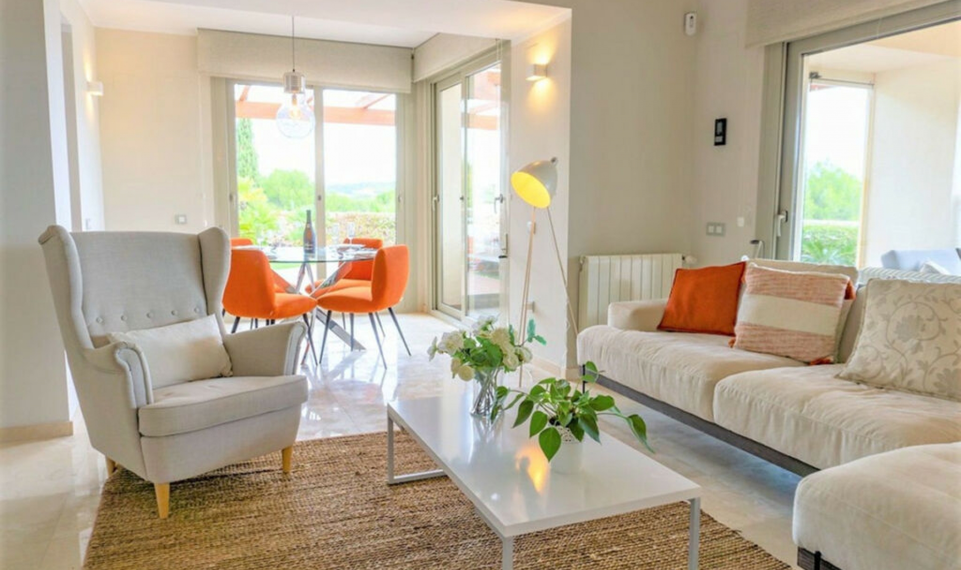 Resale - House -
Las Colinas Golf