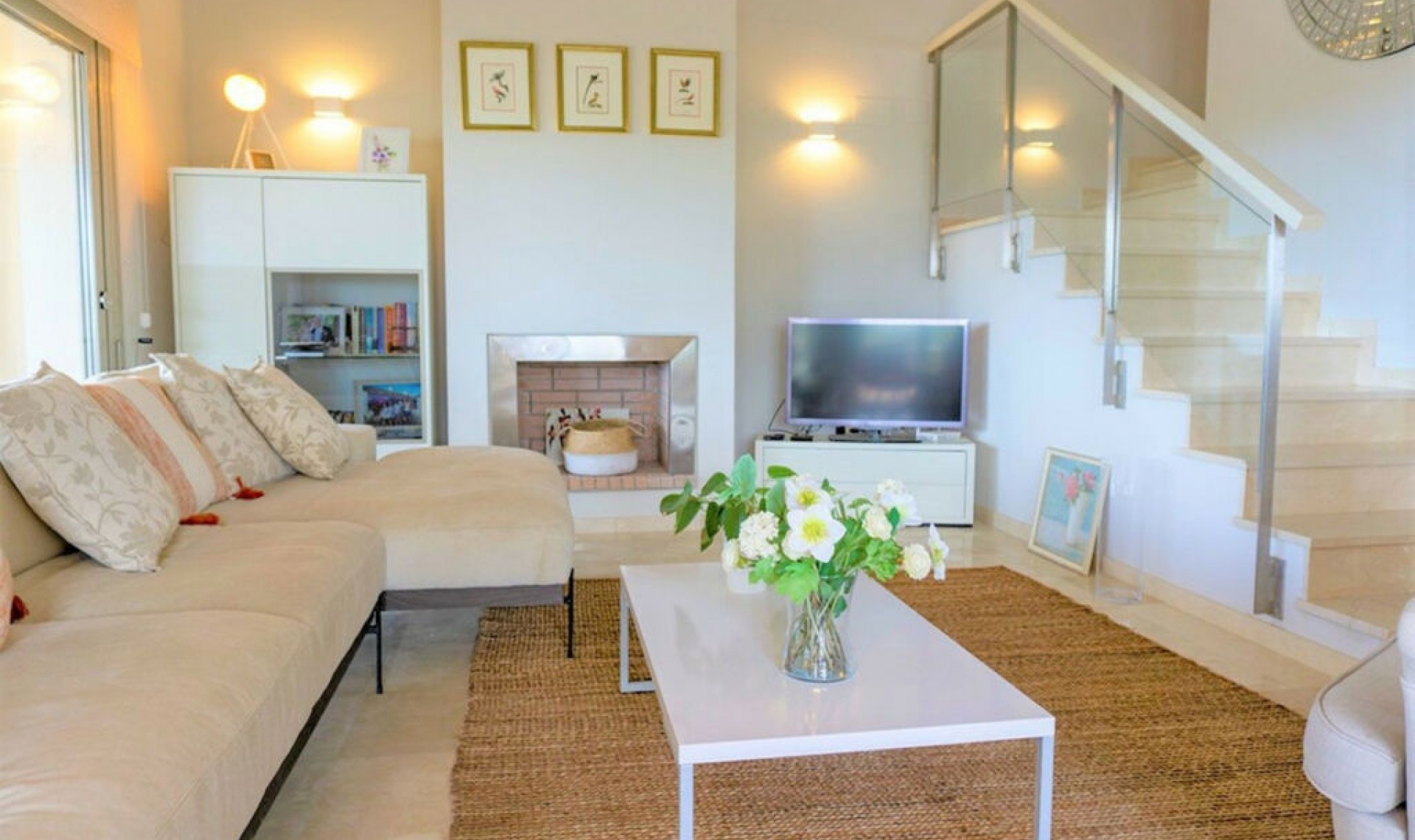 Resale - House -
Las Colinas Golf